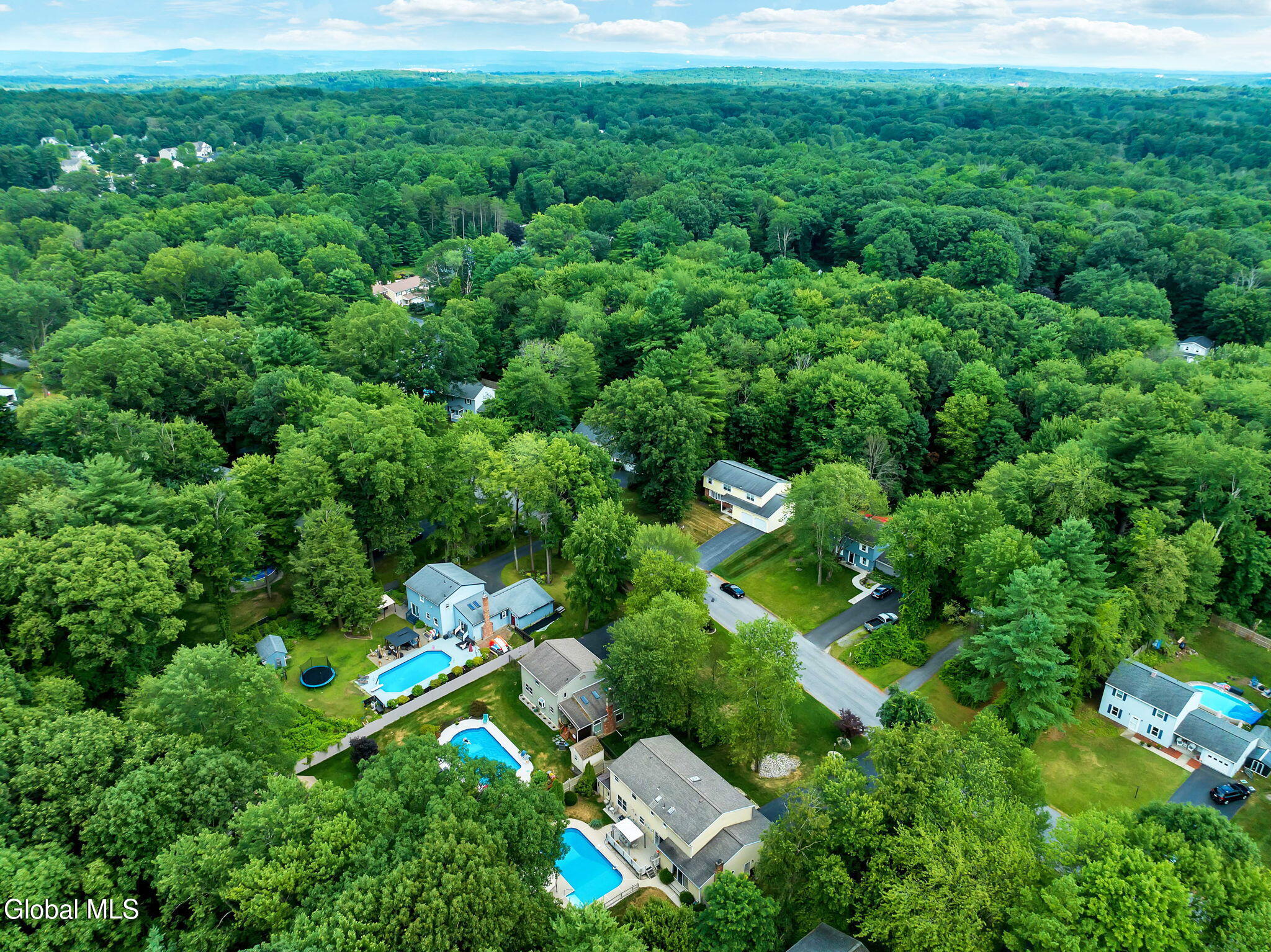 16 Huntwood Drive