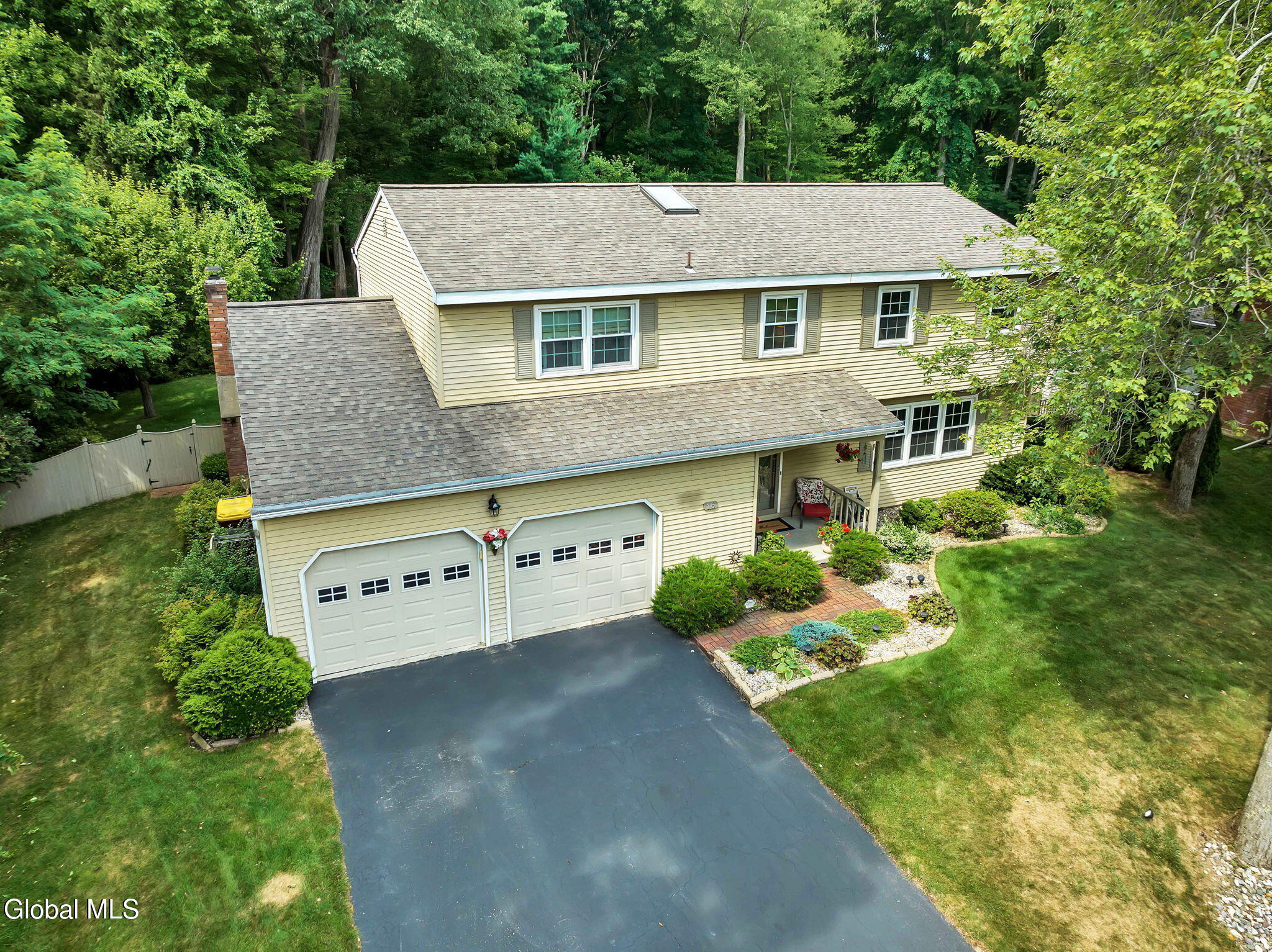 16 Huntwood Drive
