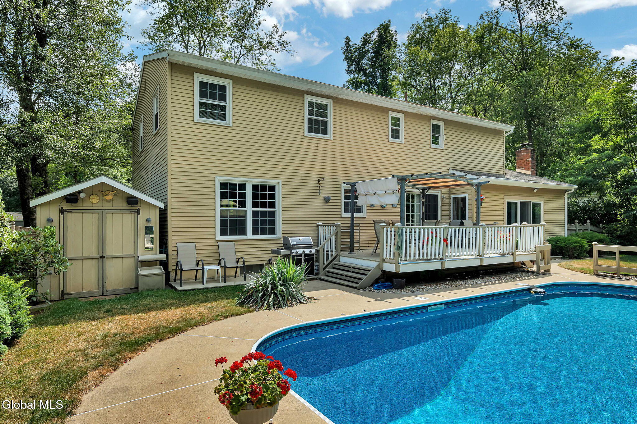 16 Huntwood Drive