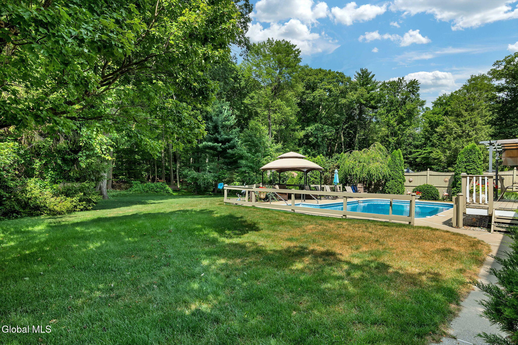 16 Huntwood Drive