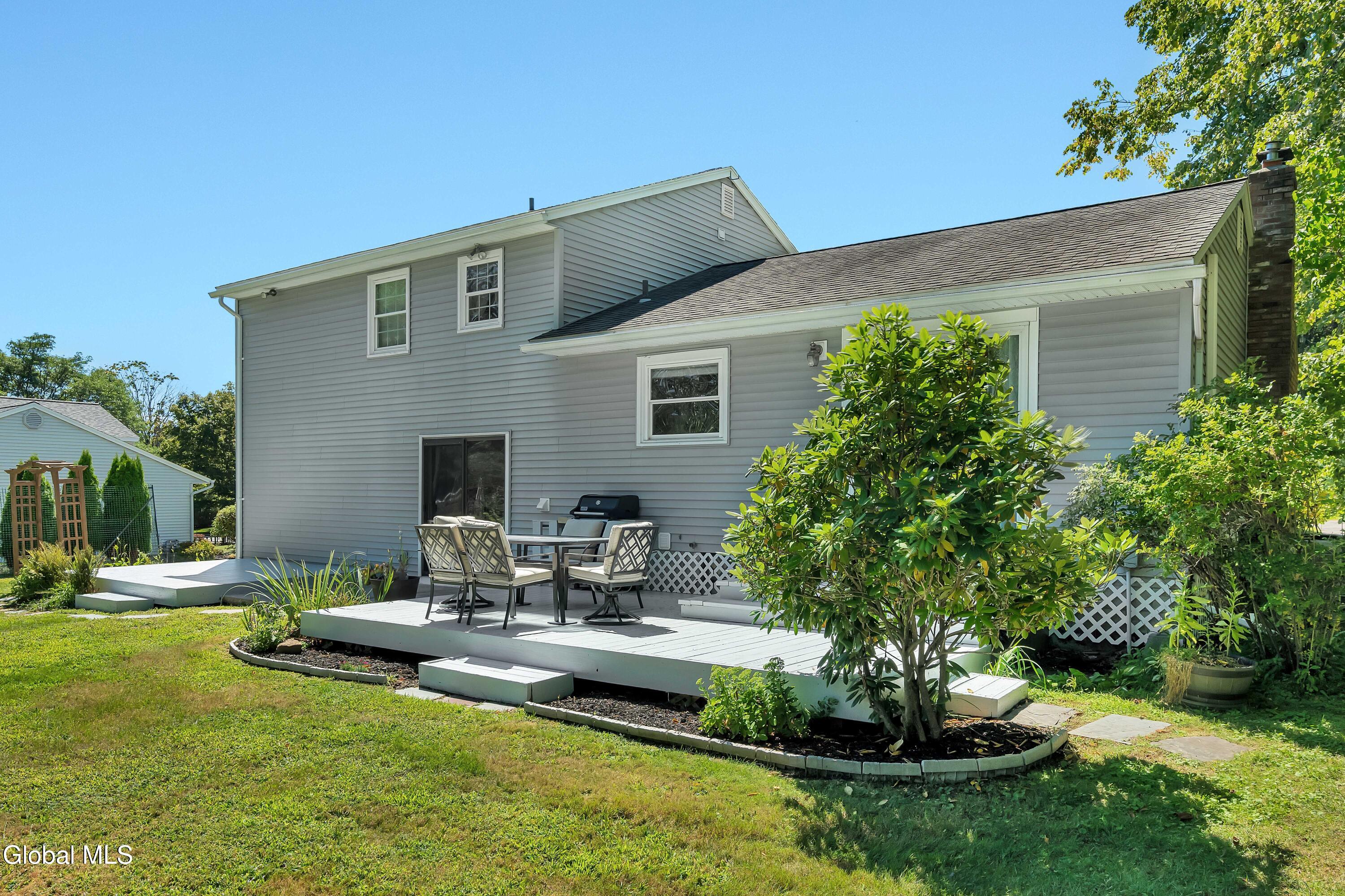 3 Arcadian Drive