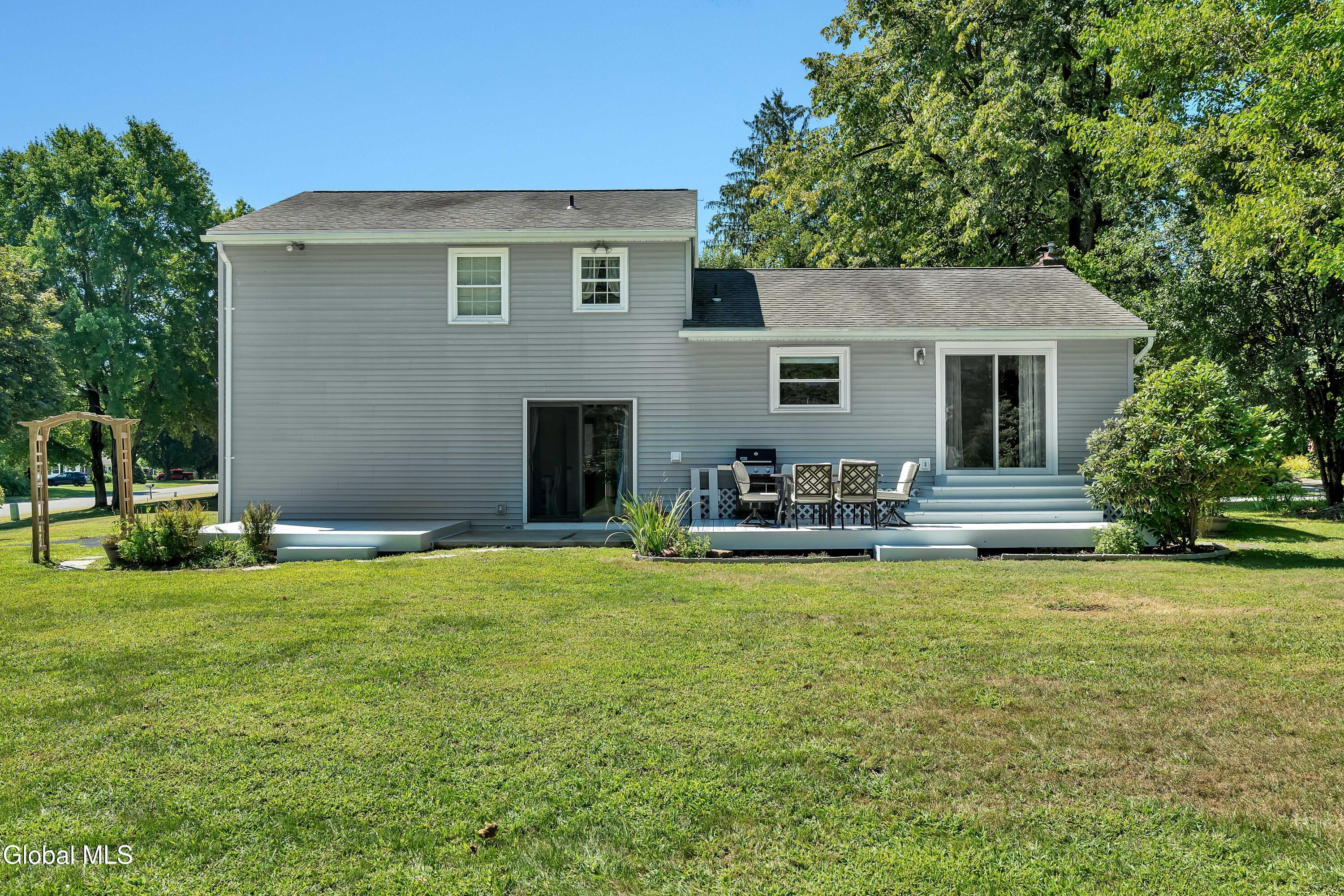 3 Arcadian Drive