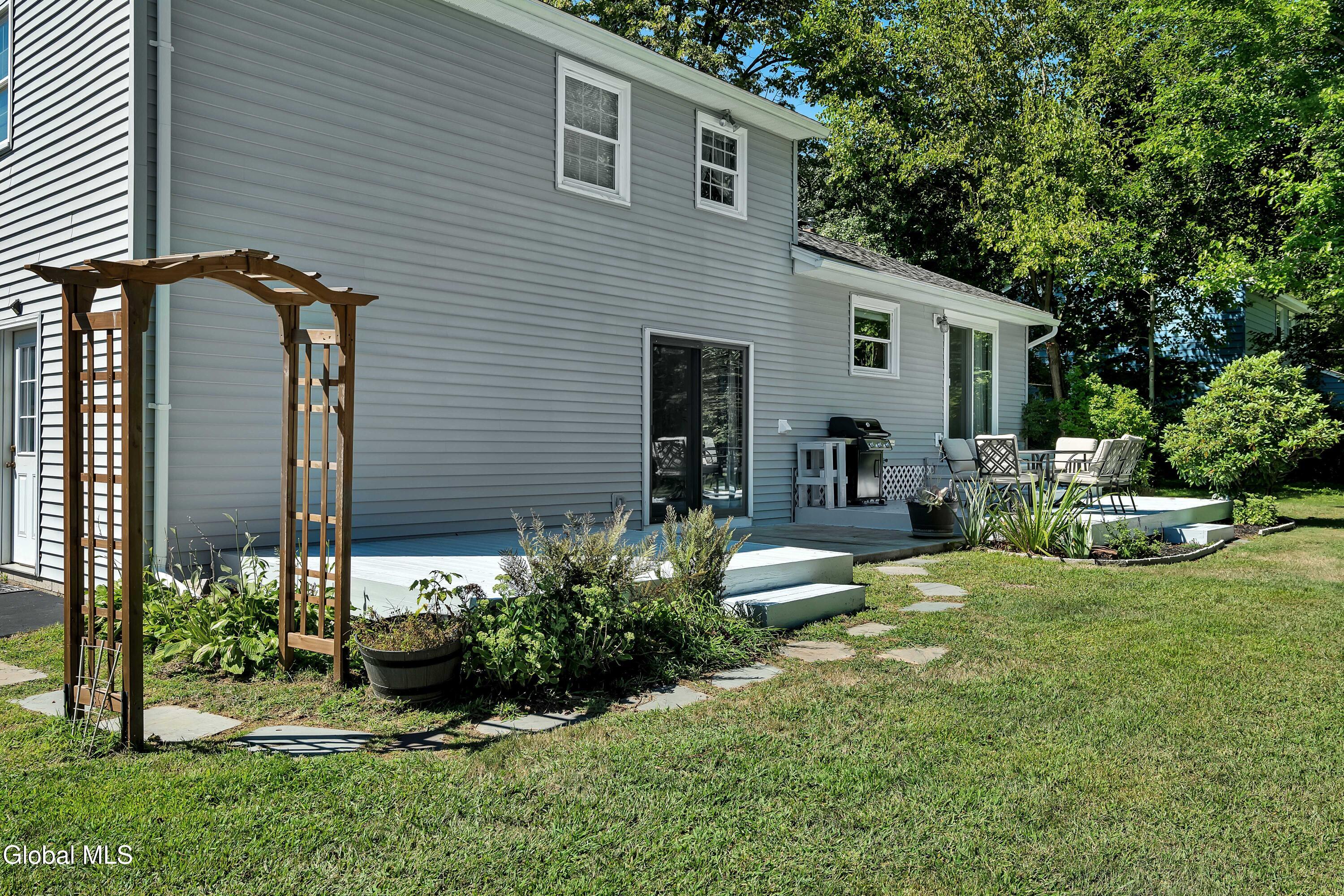 3 Arcadian Drive