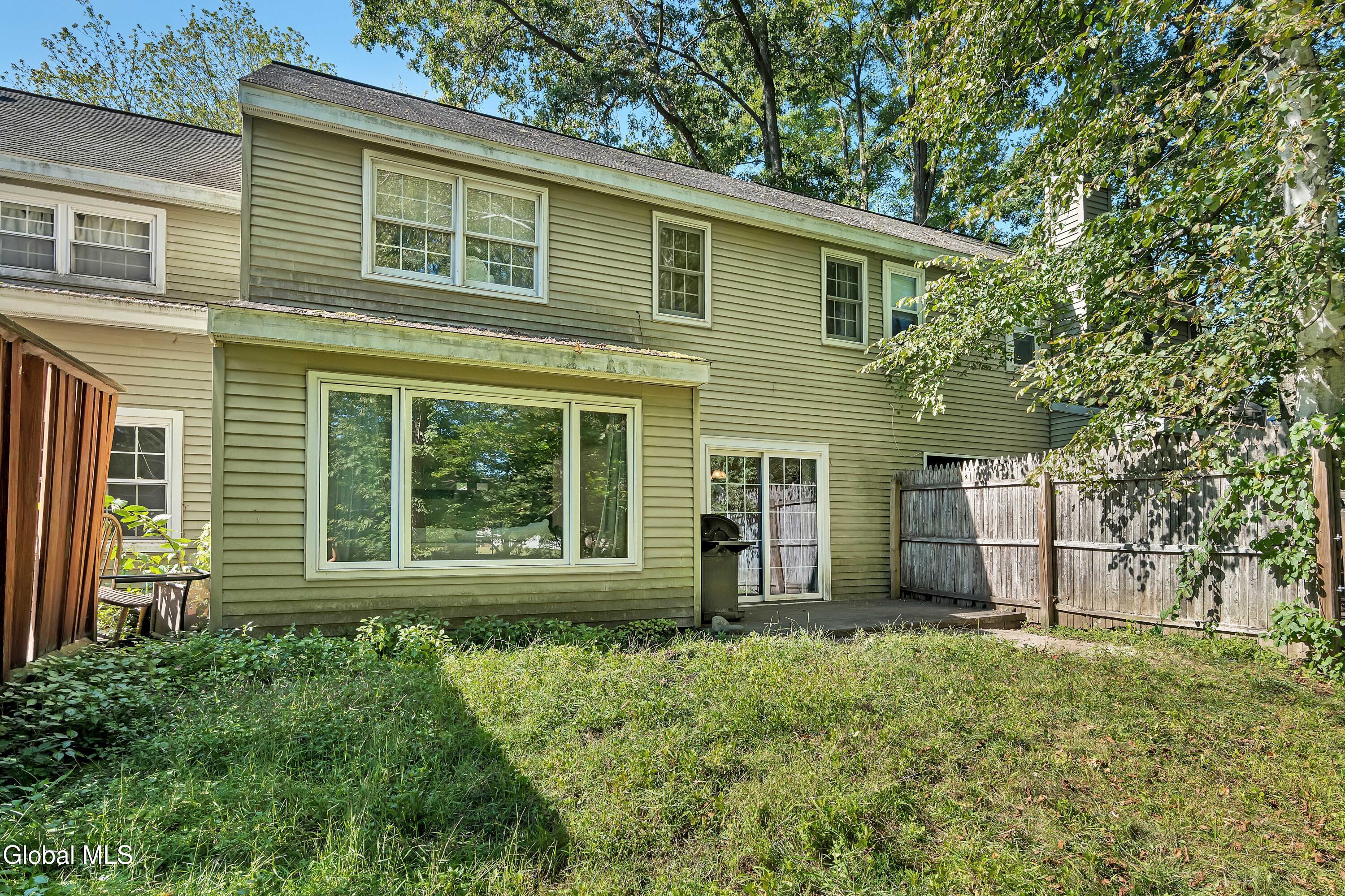 28 Willard Drive