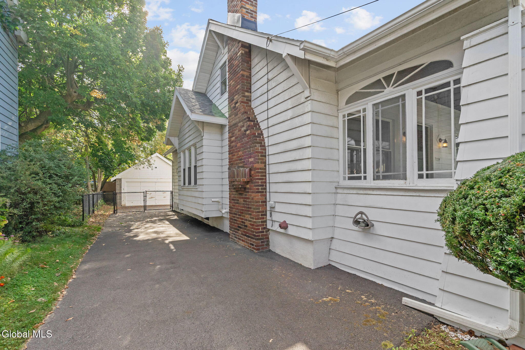 11 Fleetwood Avenue