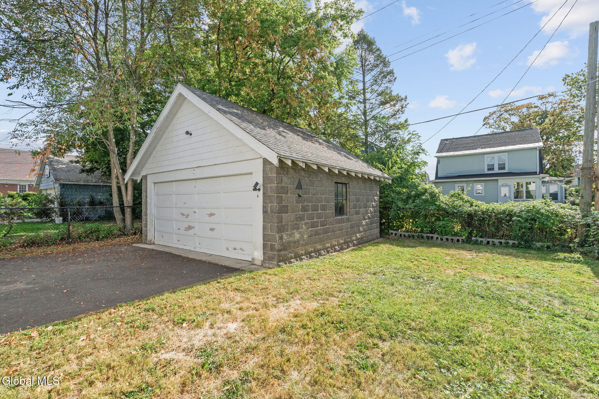 11 Fleetwood Avenue