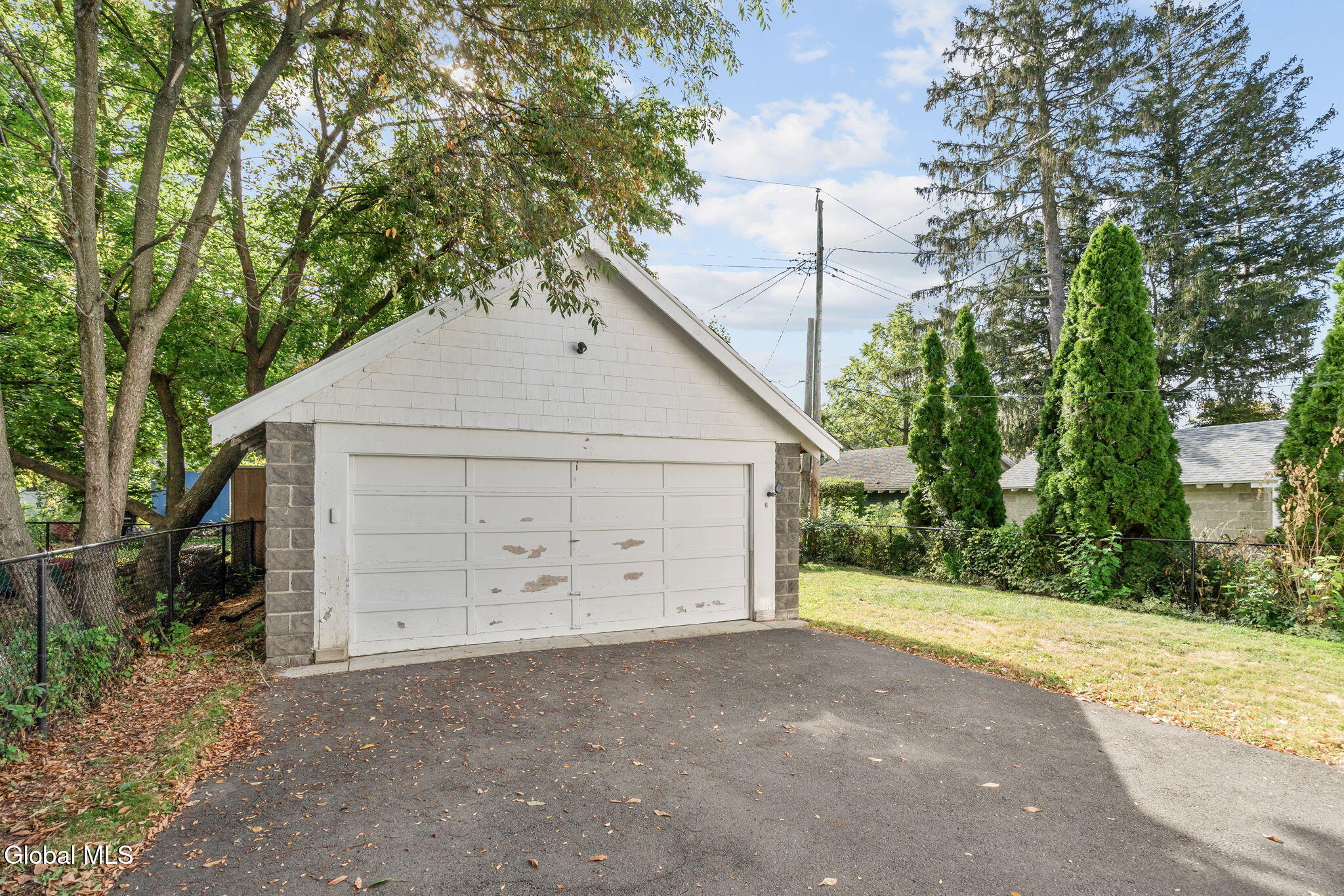 11 Fleetwood Avenue