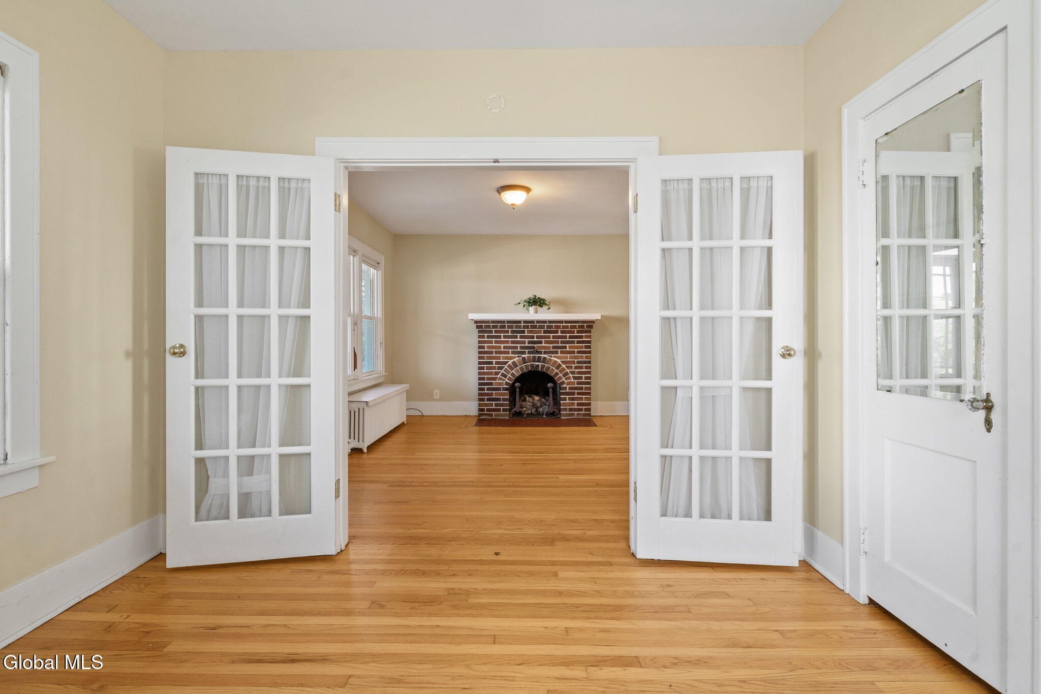 11 Fleetwood Avenue