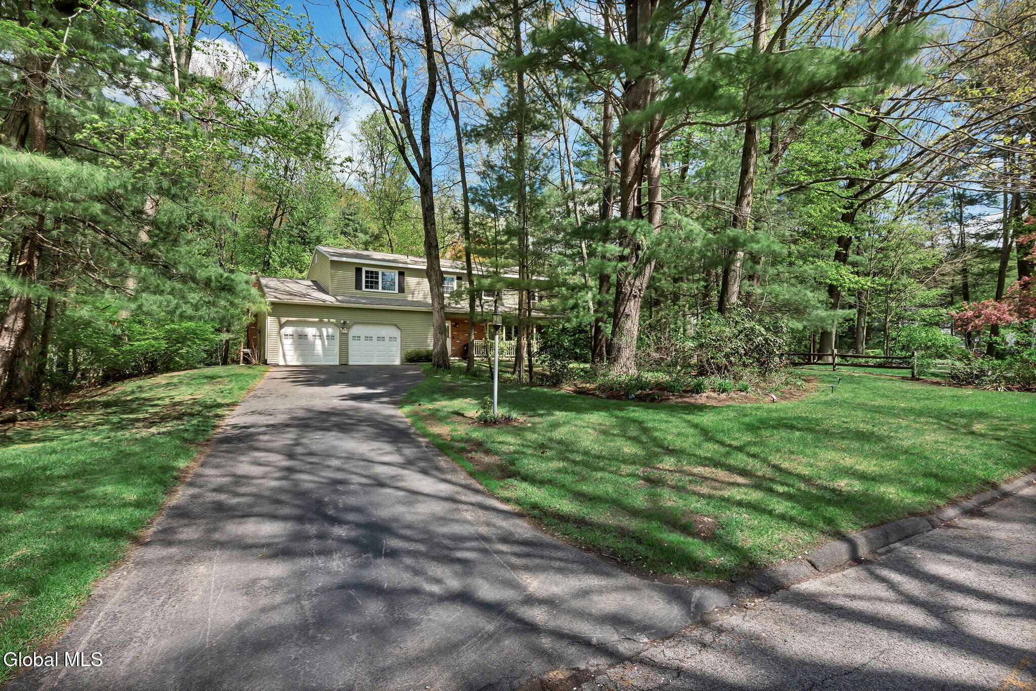 24 Huntwood Drive