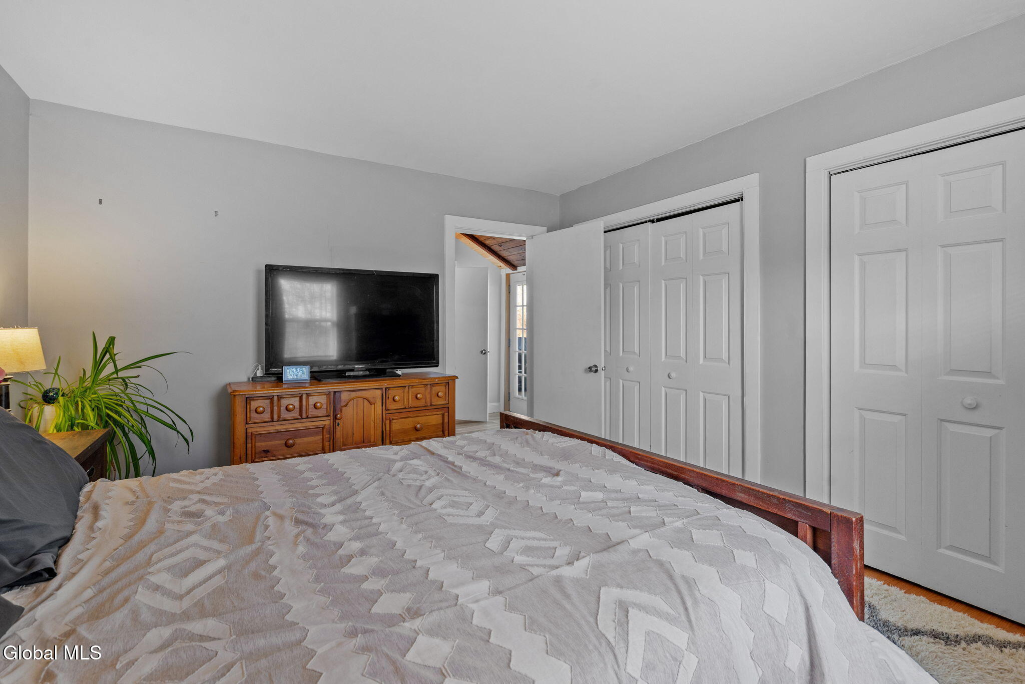 1612 W Glenville Road