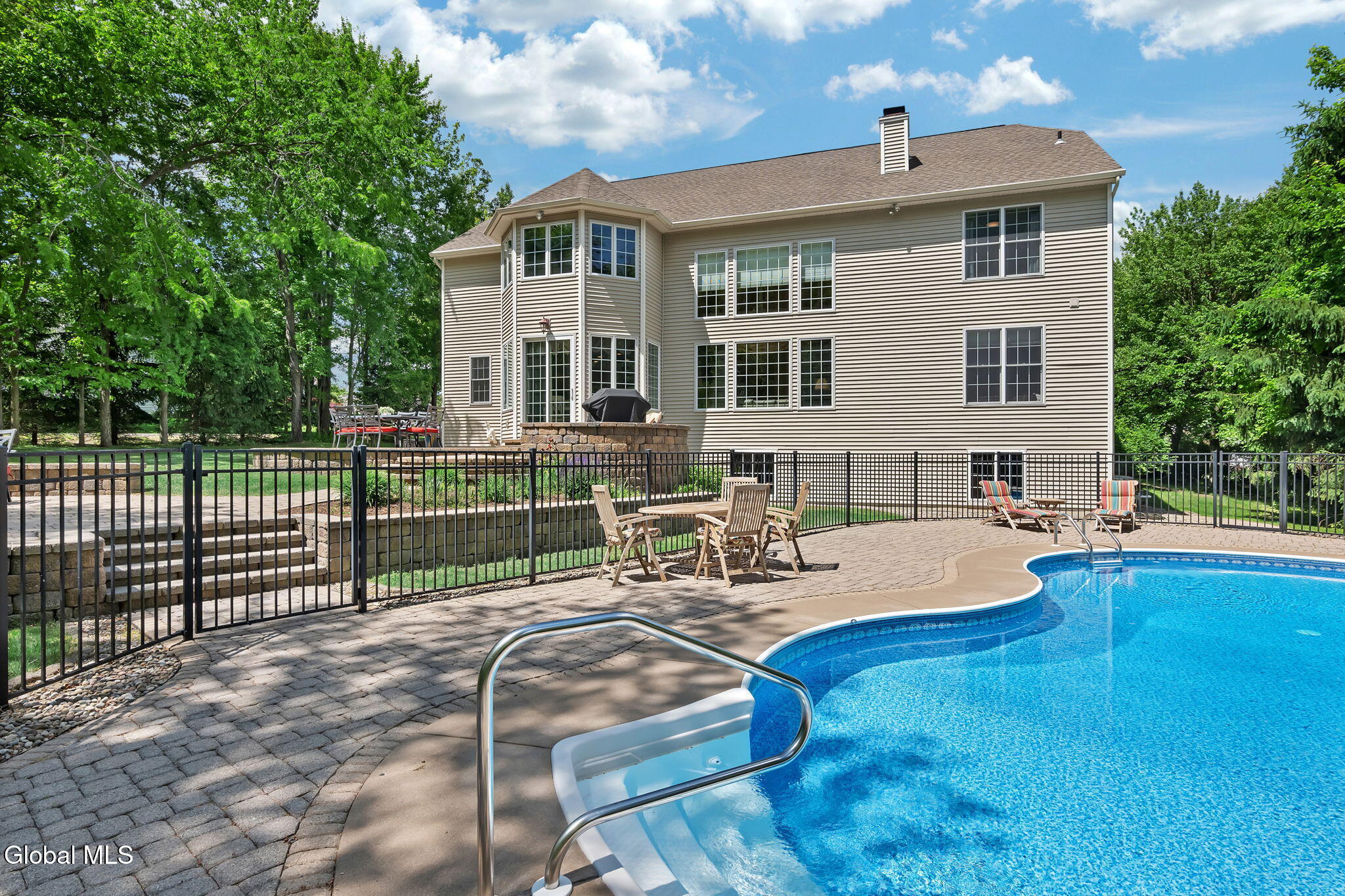 55 Outlook Drive South