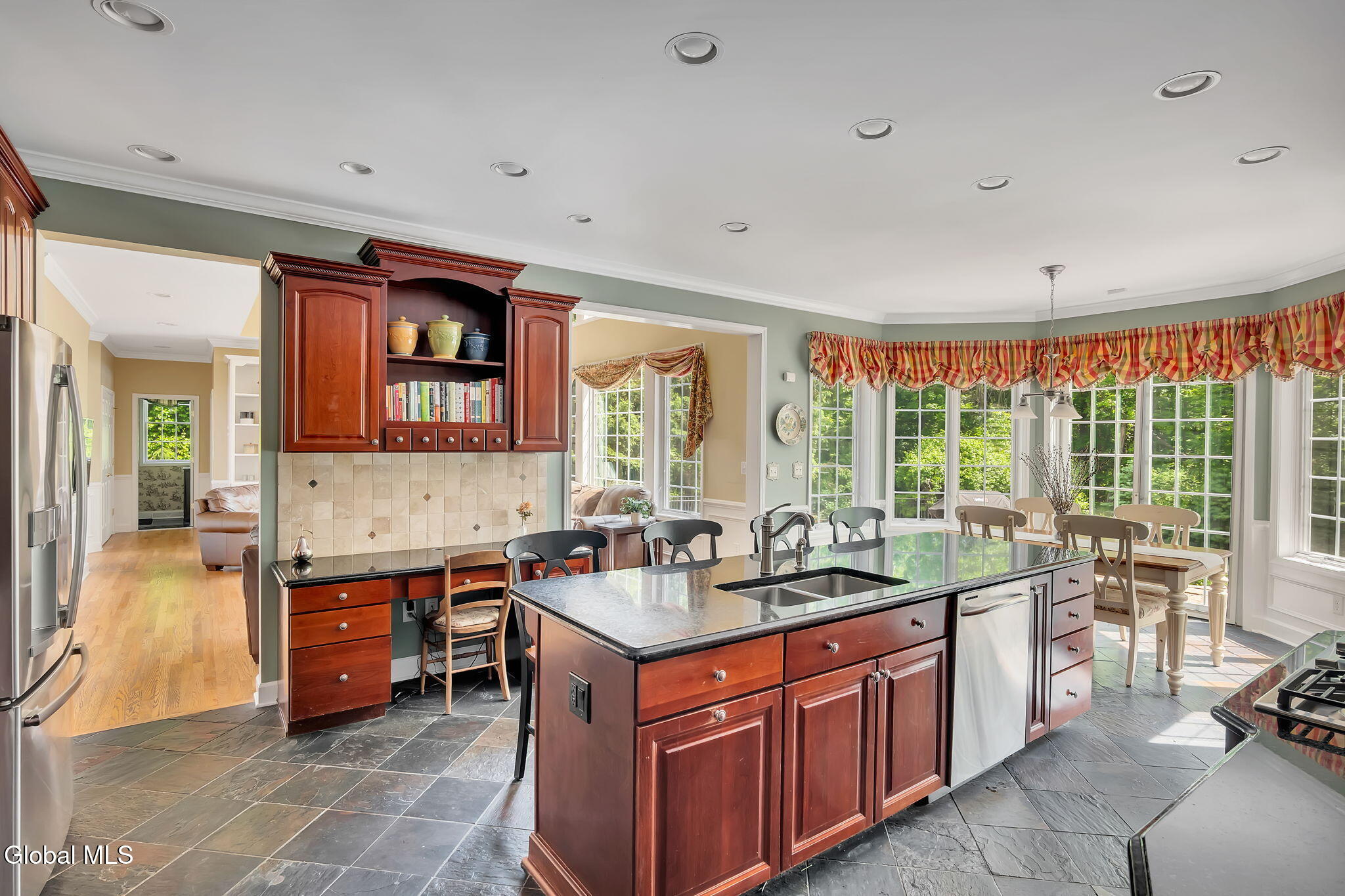 55 Outlook Drive South