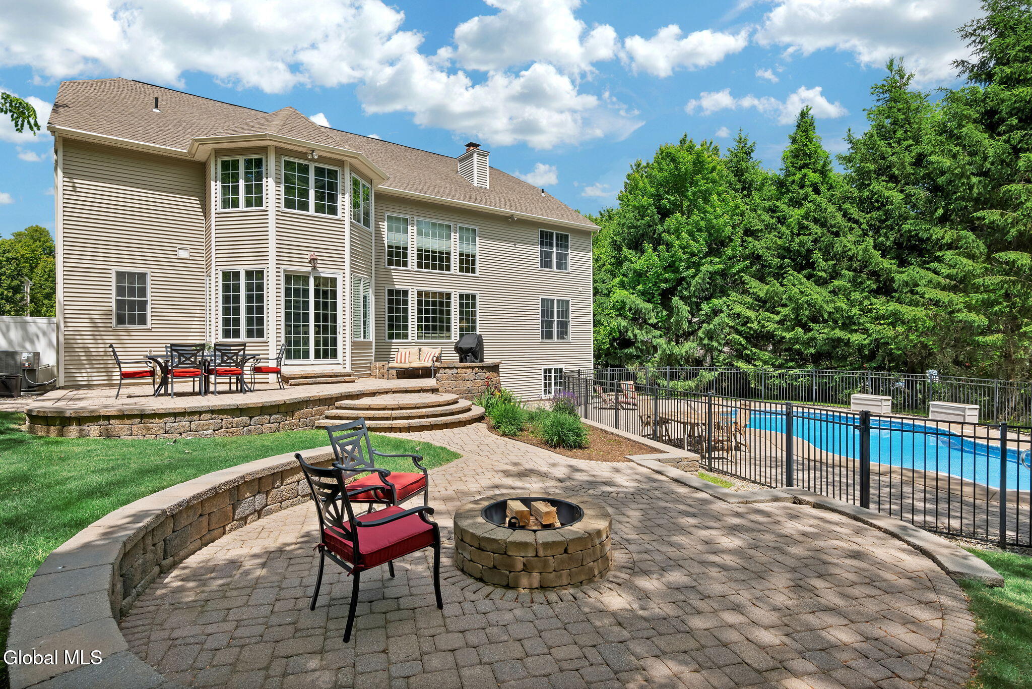 55 Outlook Drive South