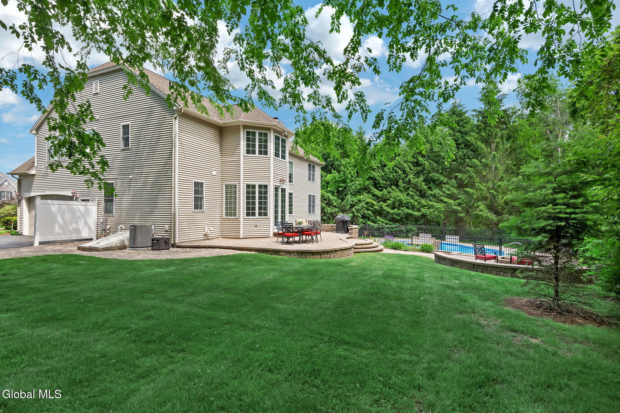 55 Outlook Drive South