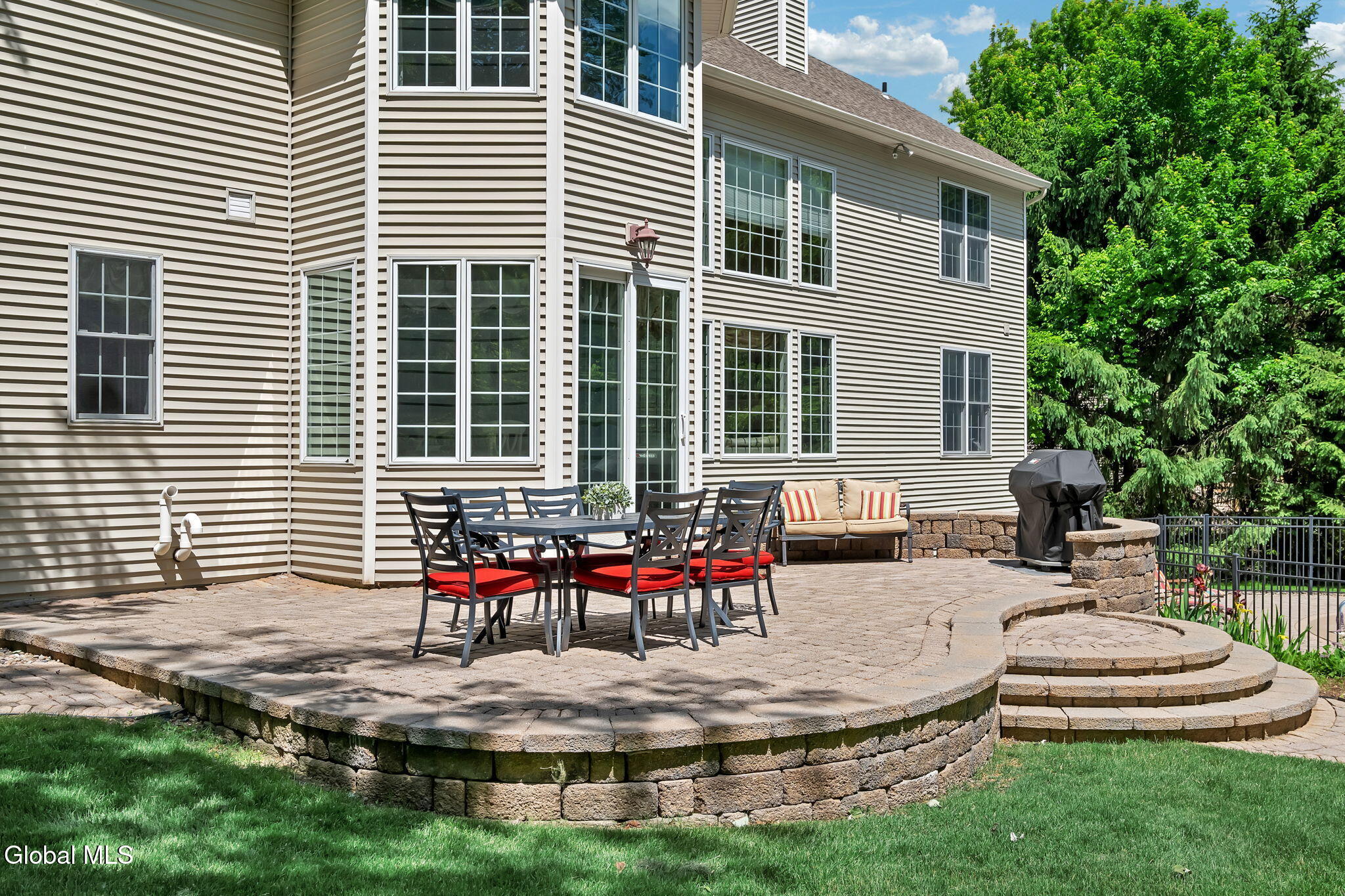 55 Outlook Drive South