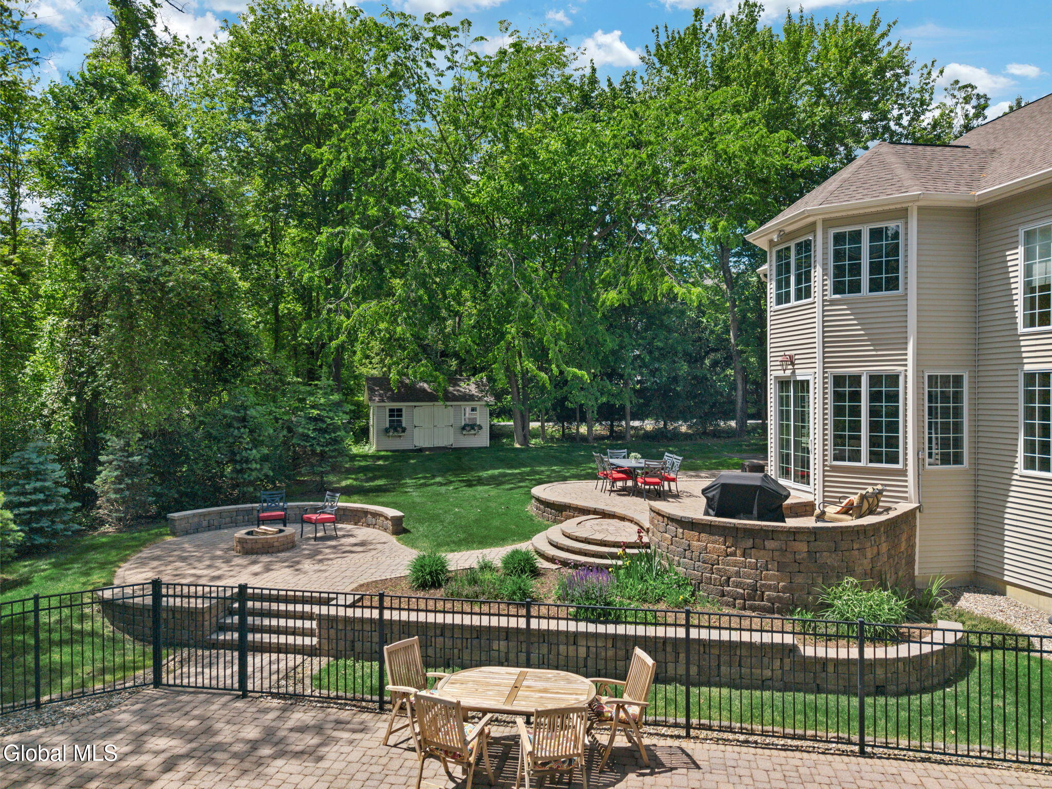 55 Outlook Drive South
