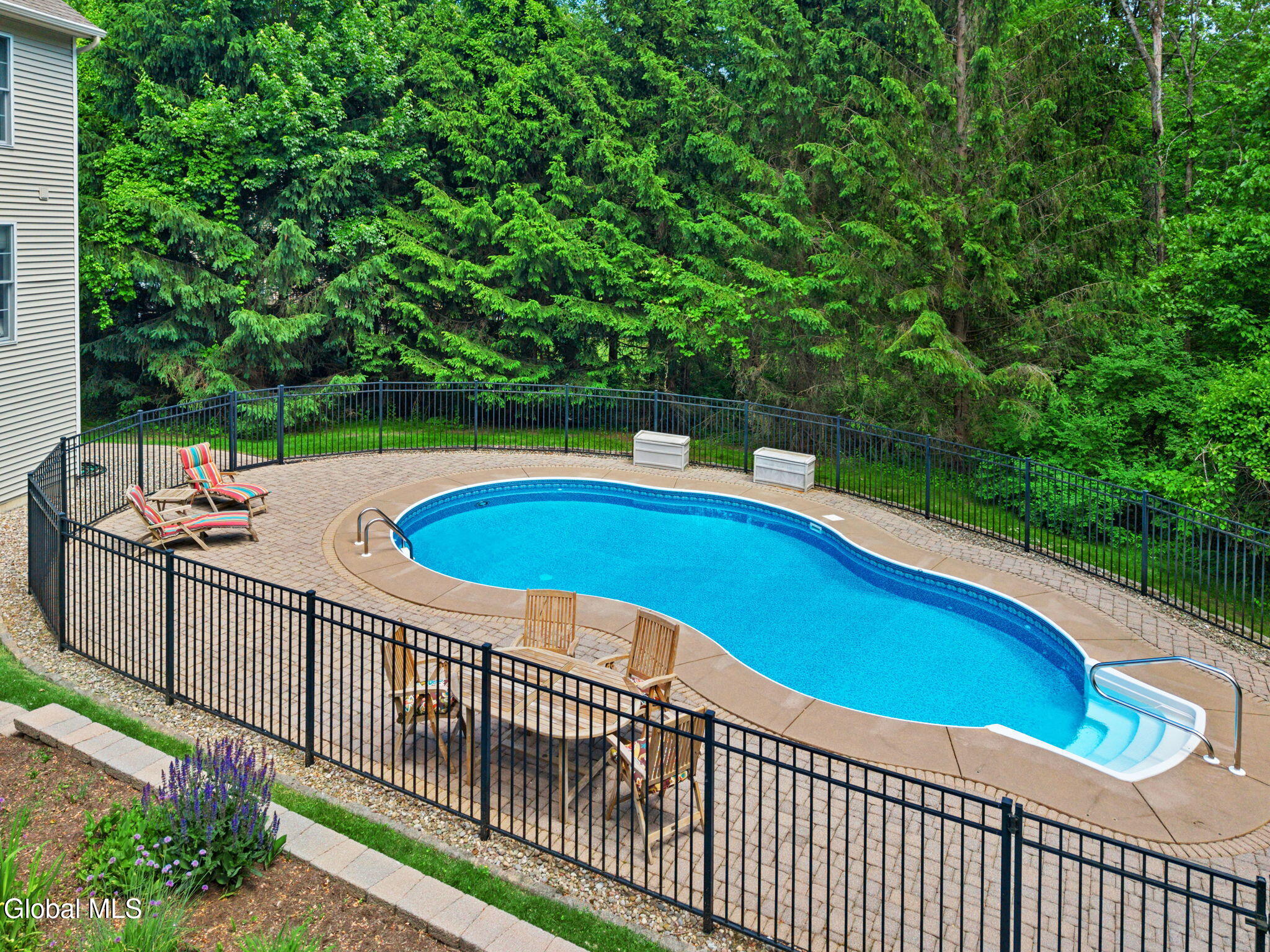 55 Outlook Drive South
