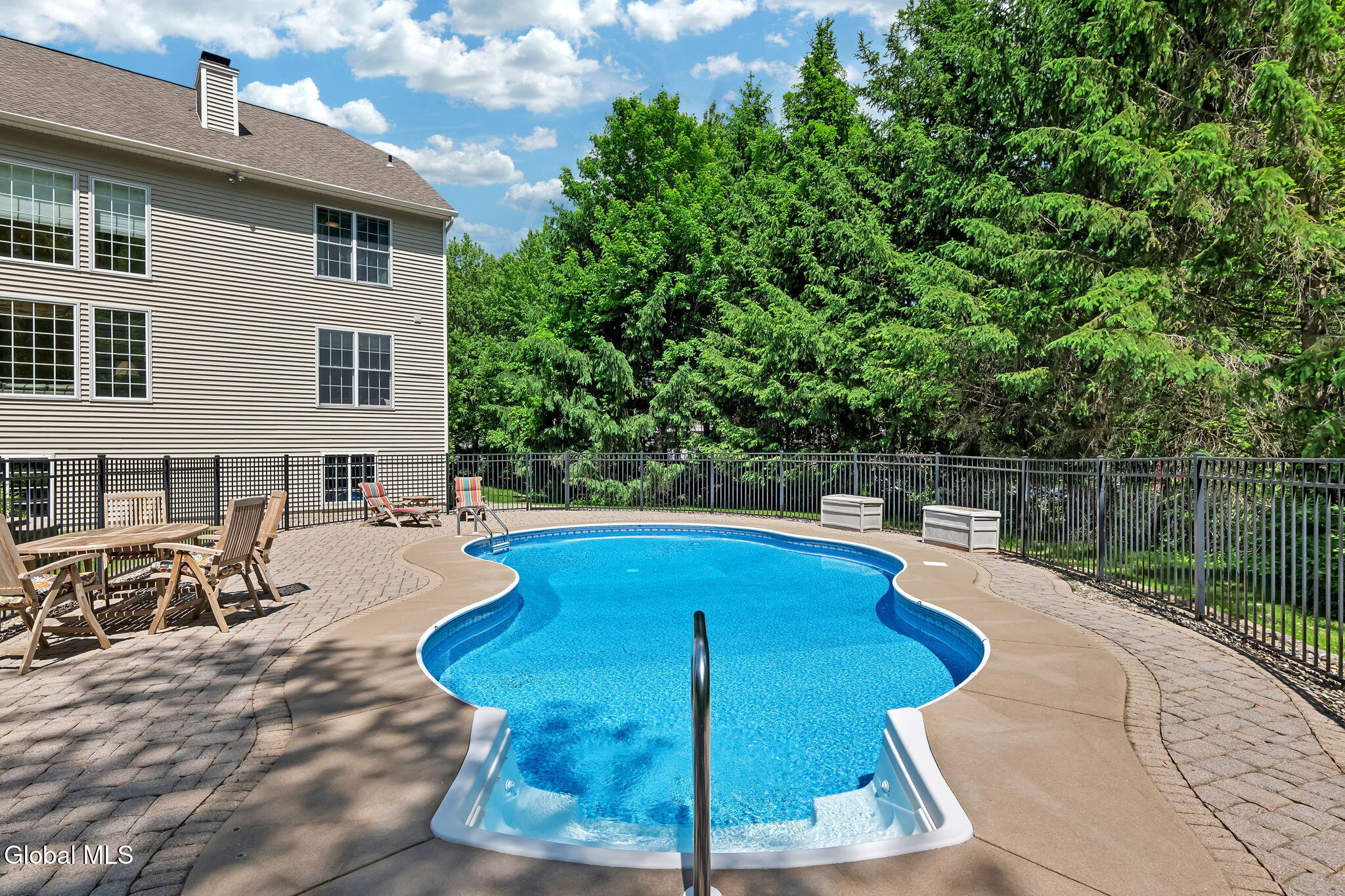 55 Outlook Drive South
