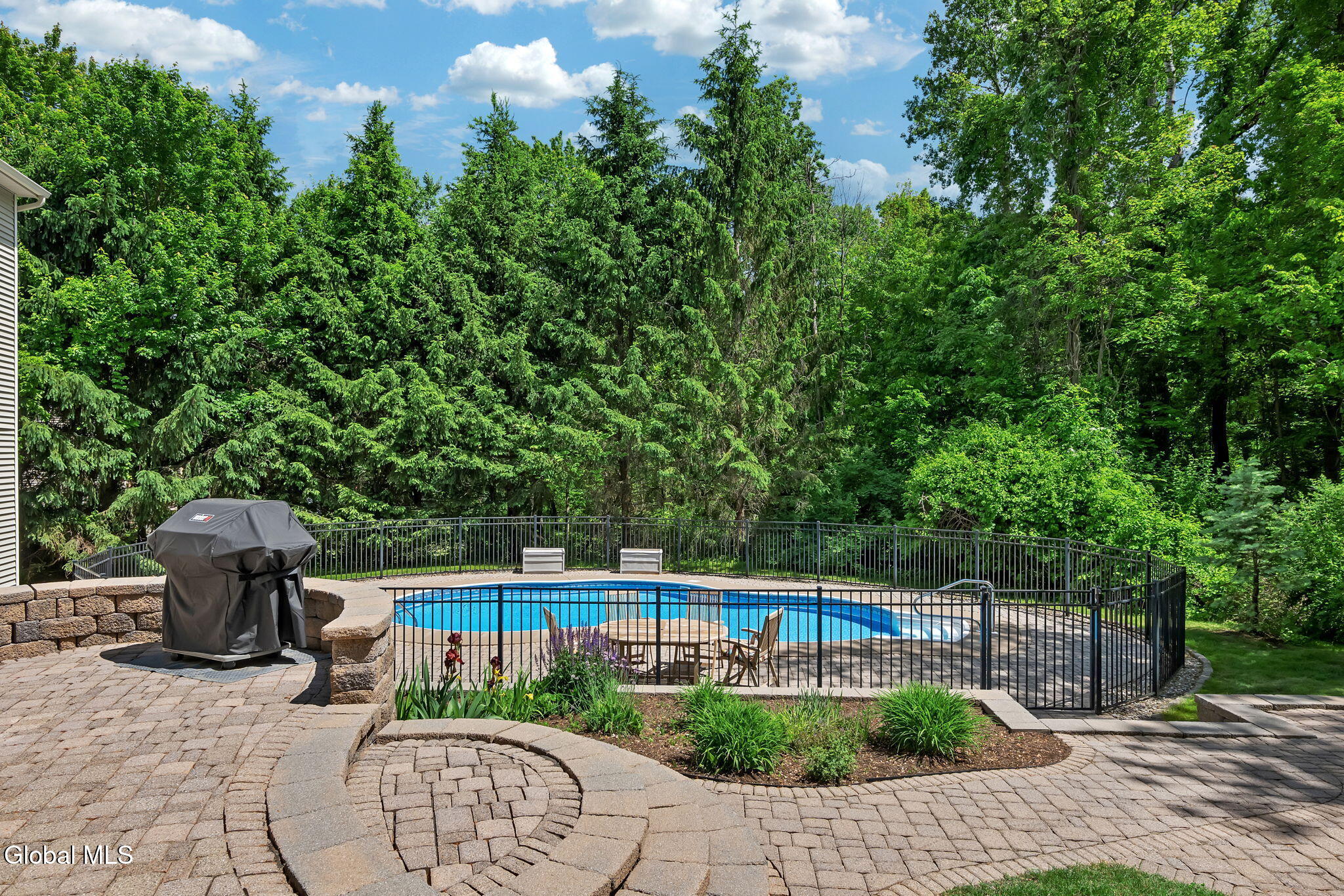 55 Outlook Drive South