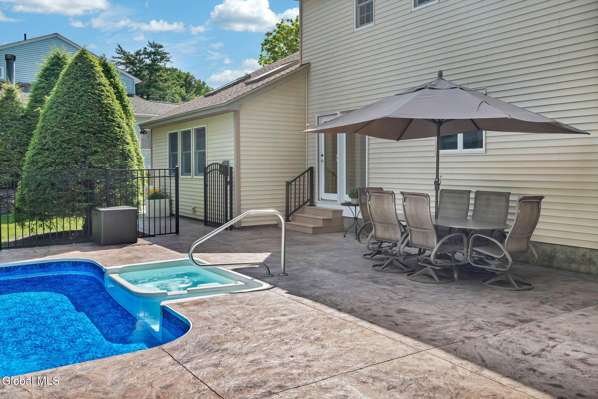 70 Longwood Drive