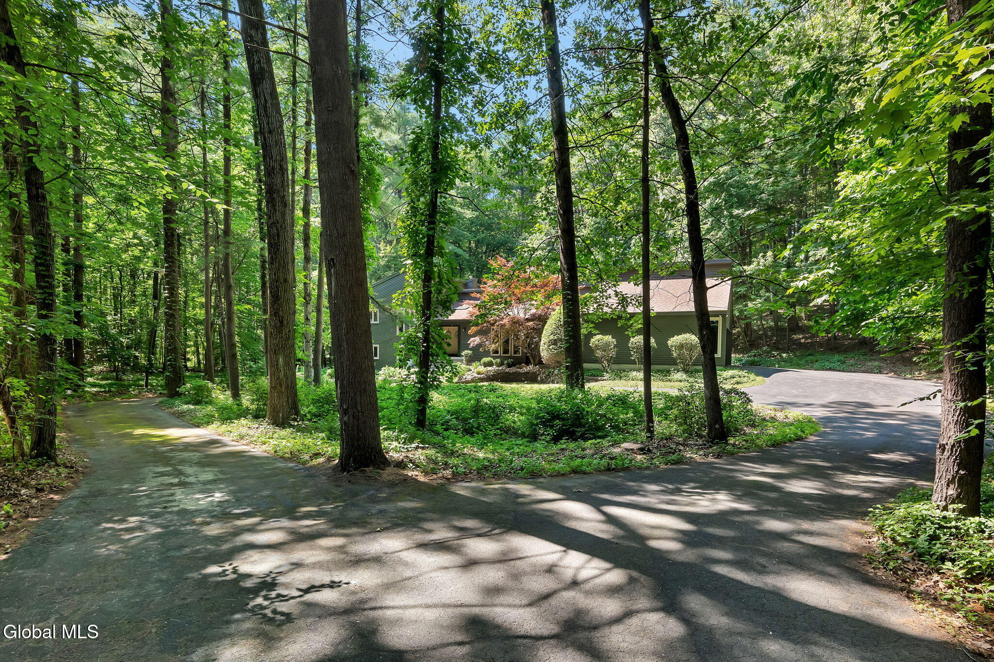 27 Robinwood Drive