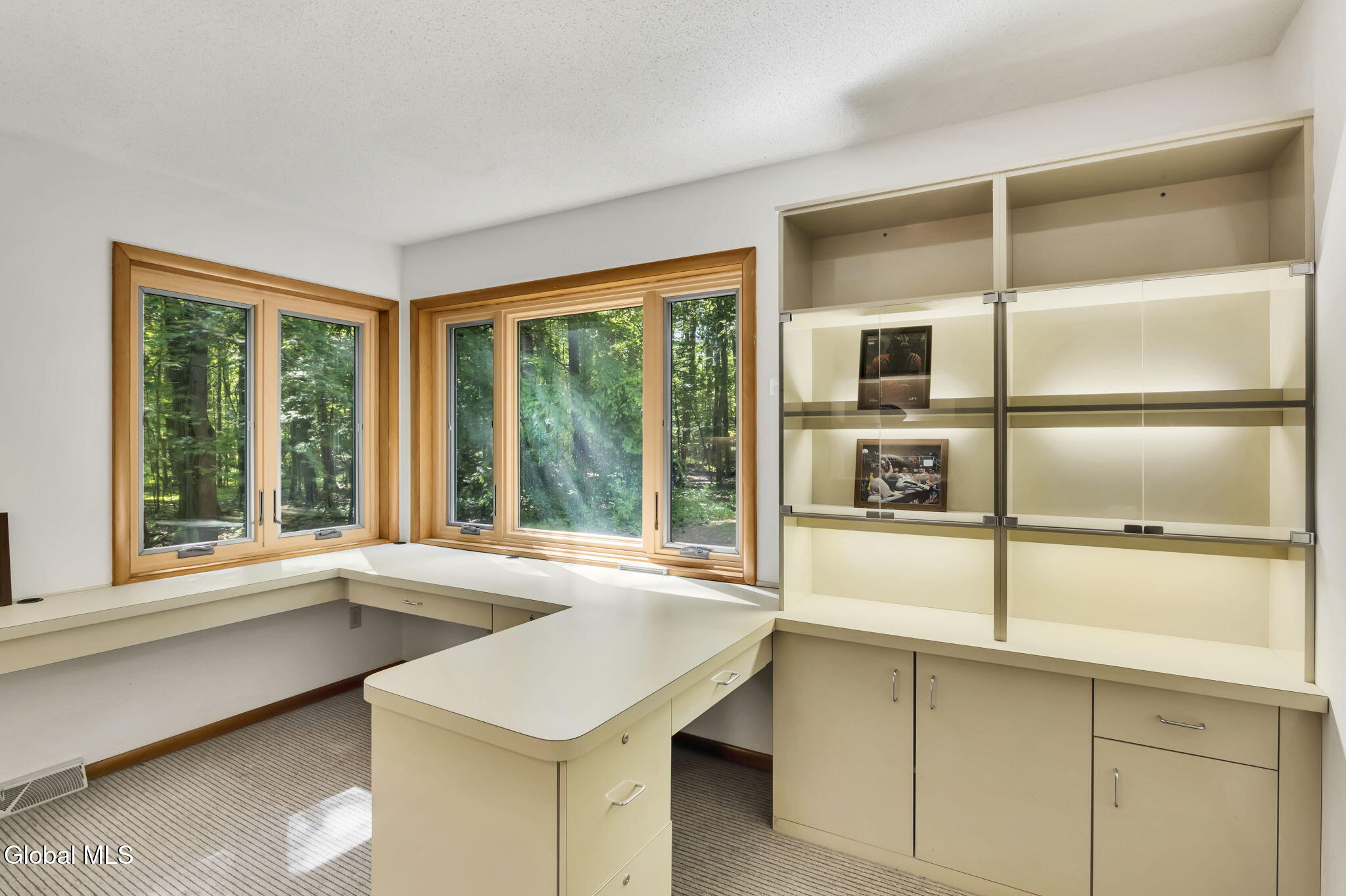 27 Robinwood Drive