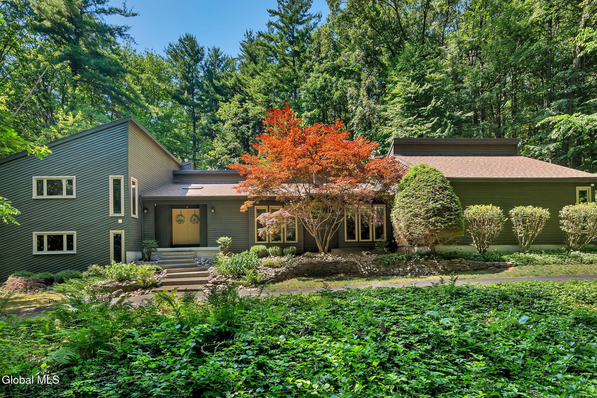 27 Robinwood Drive