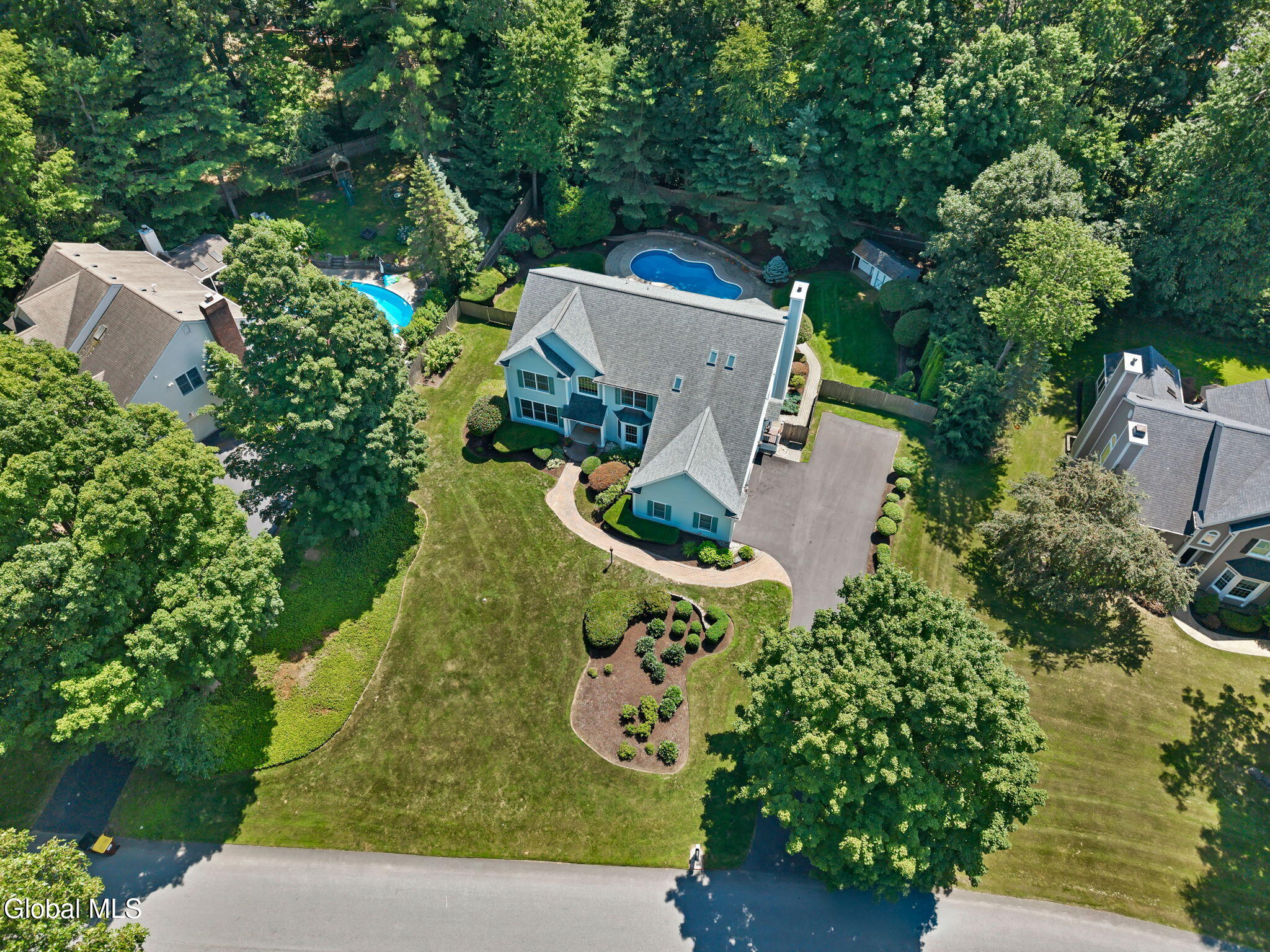 73 Robinwood Drive