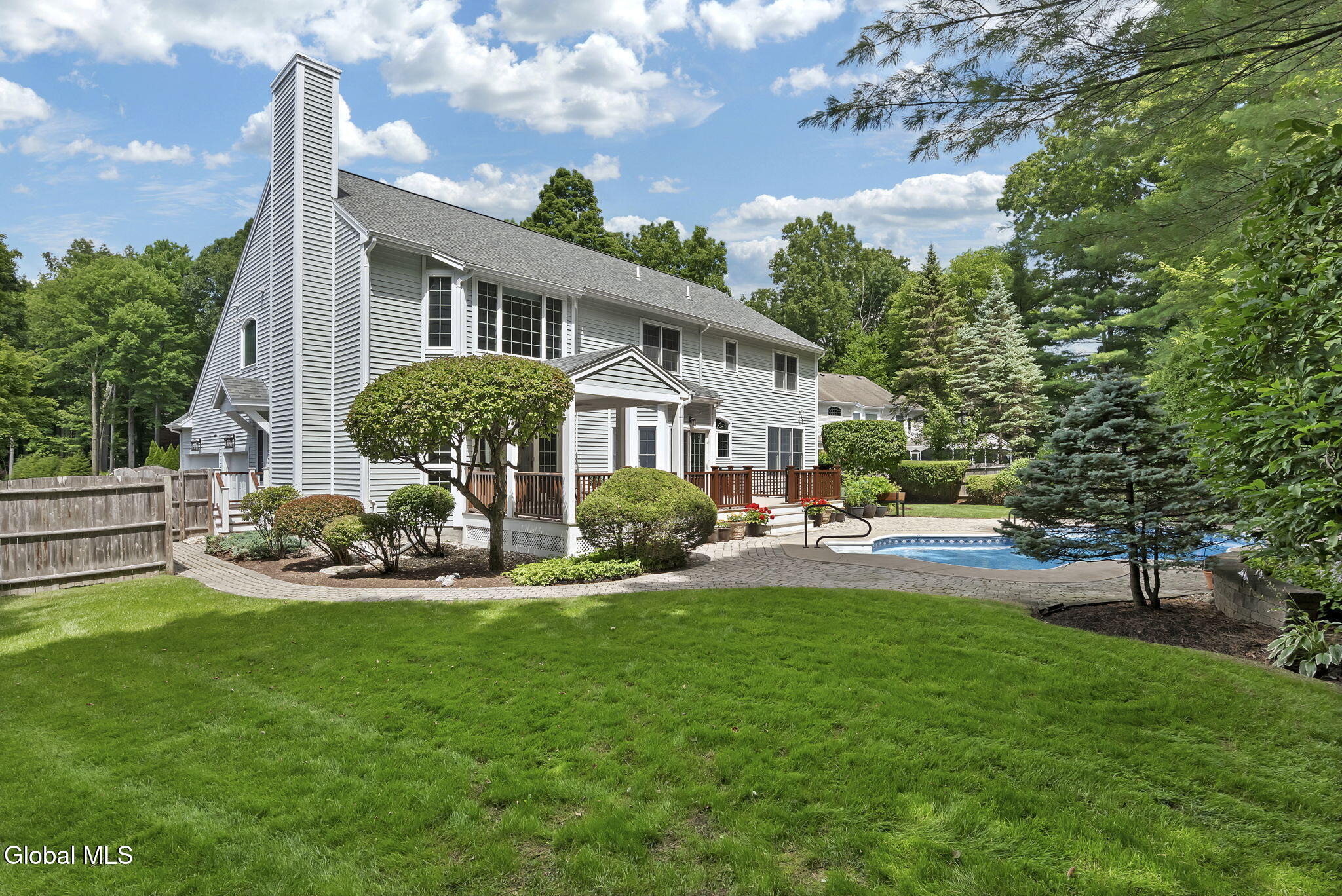 73 Robinwood Drive