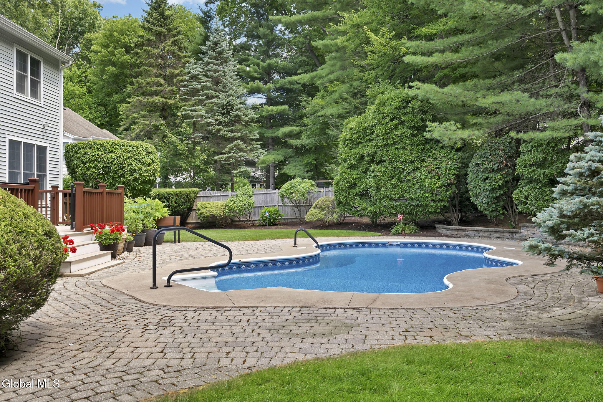 73 Robinwood Drive