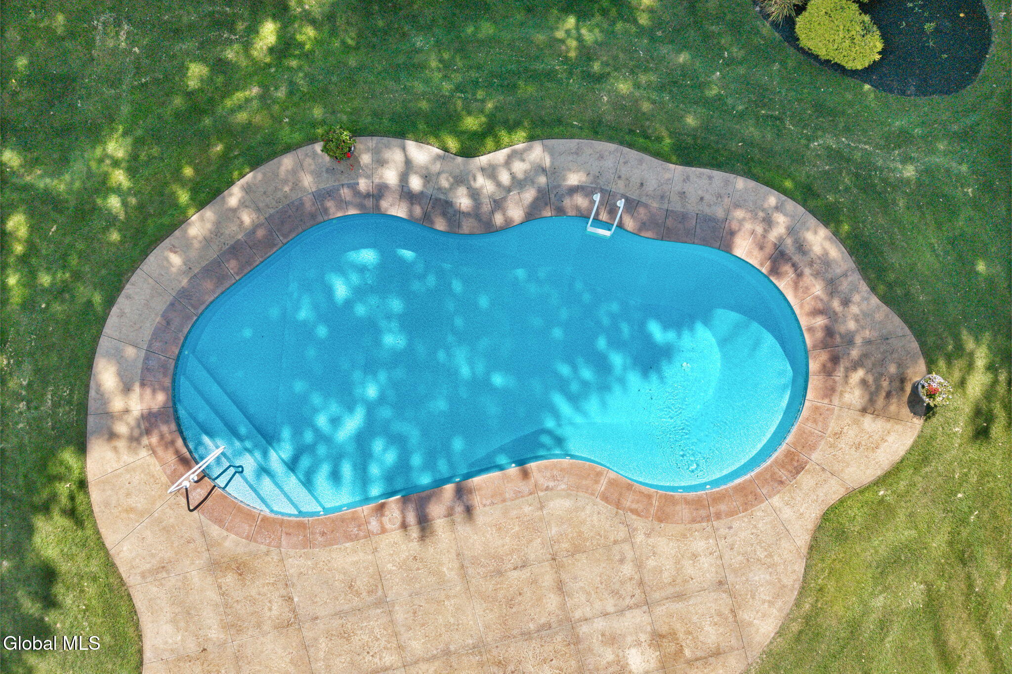 3 Woodland Drive