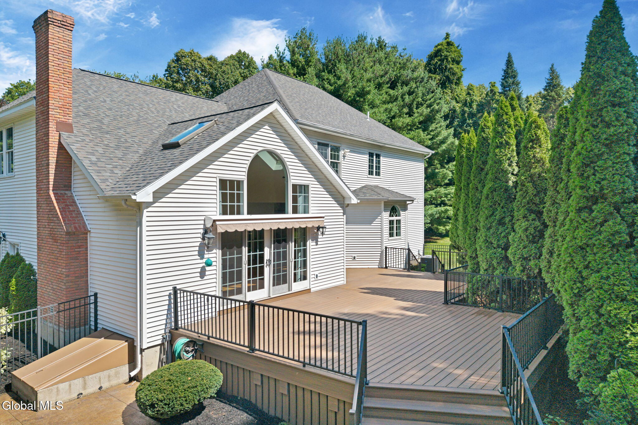 3 Woodland Drive