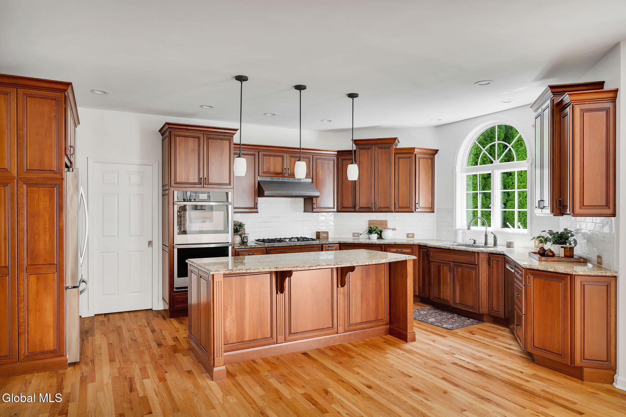 3 Woodland Drive