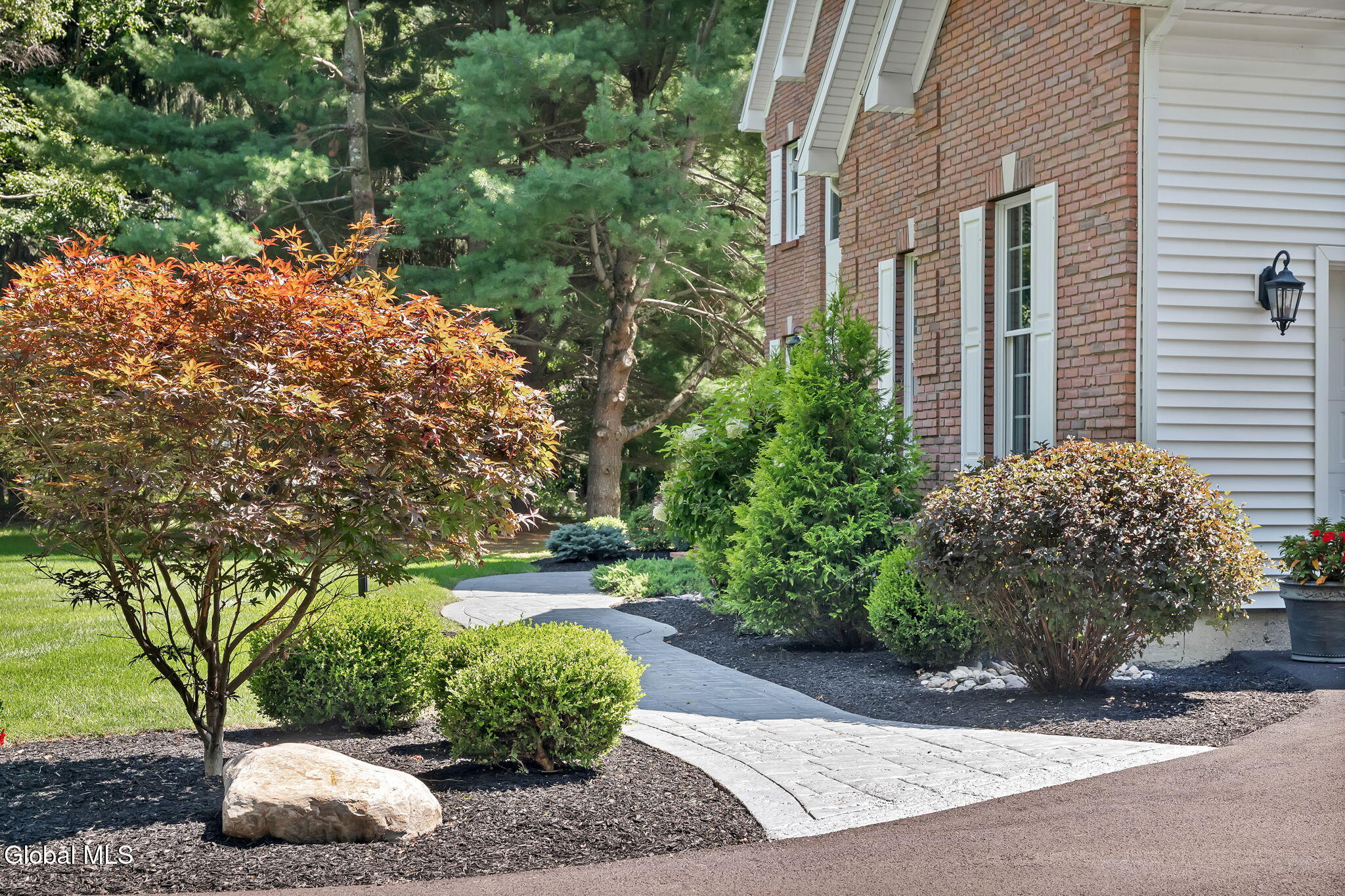 3 Woodland Drive