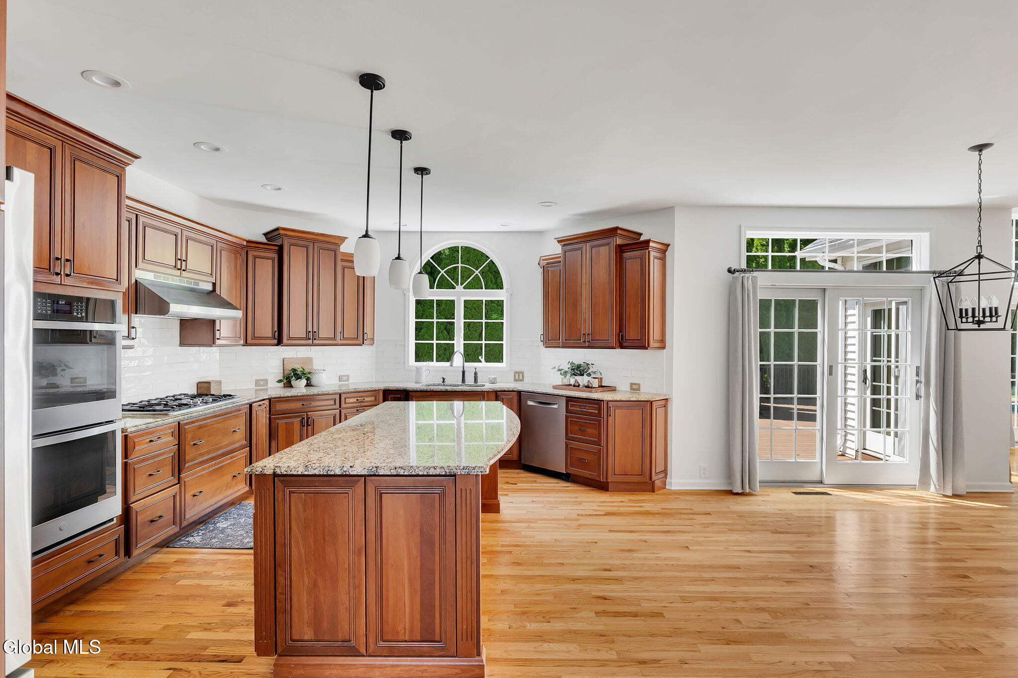 3 Woodland Drive