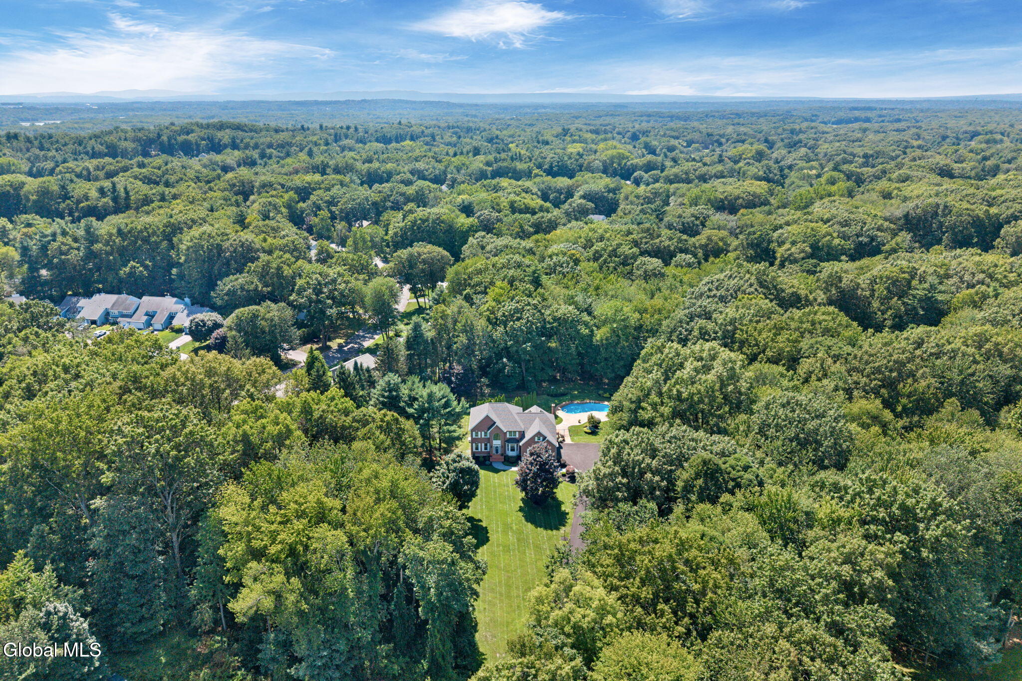 3 Woodland Drive