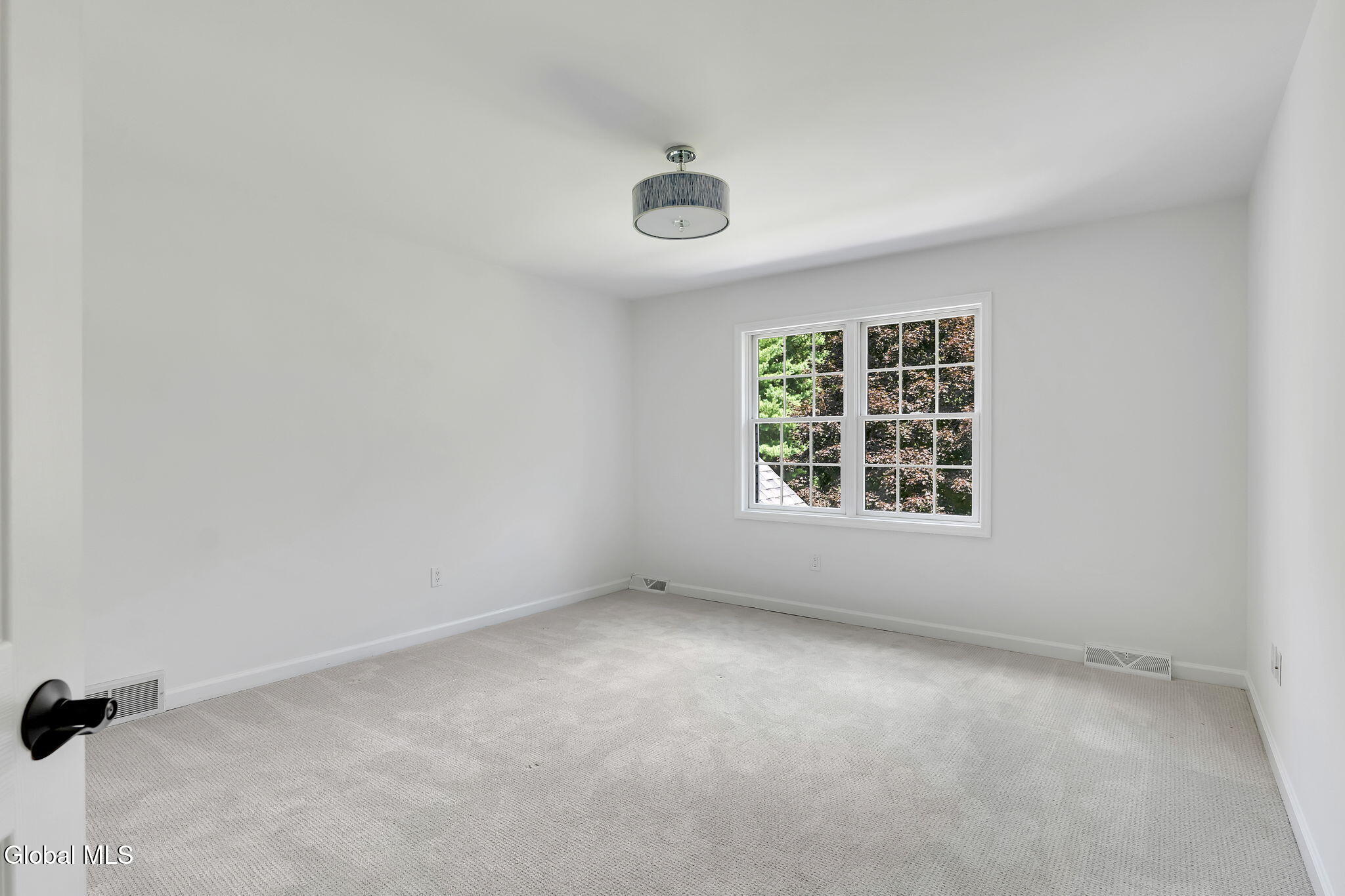 3 Woodland Drive