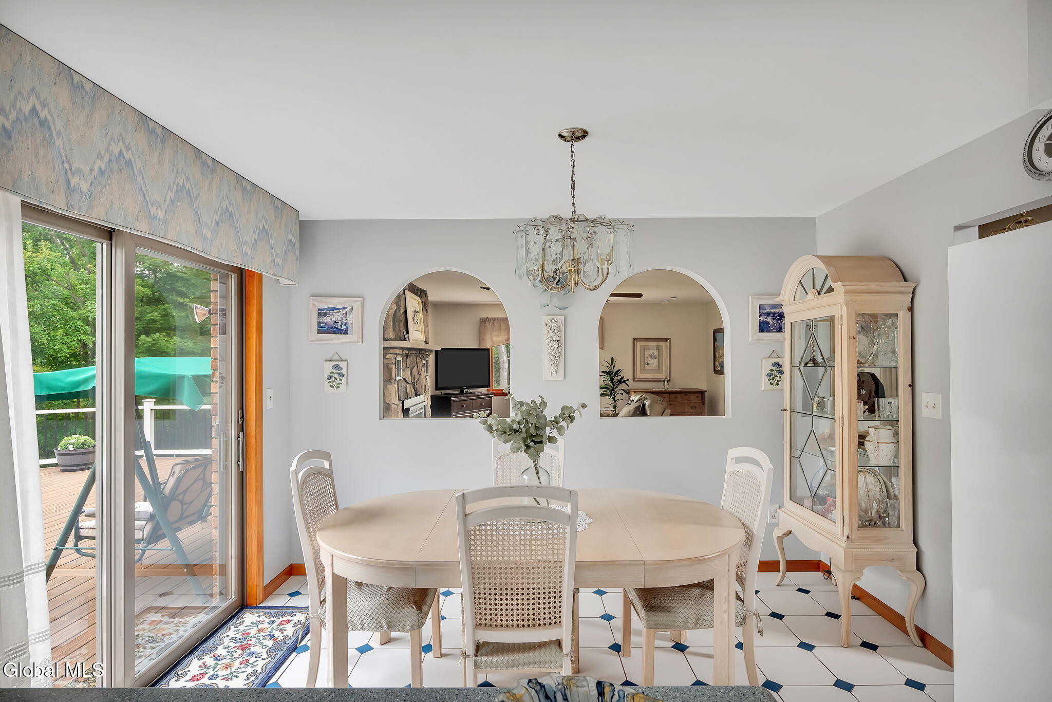 1046 Ridge Road