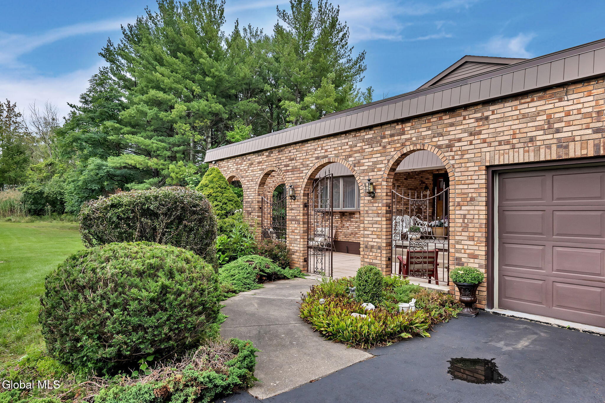1046 Ridge Road