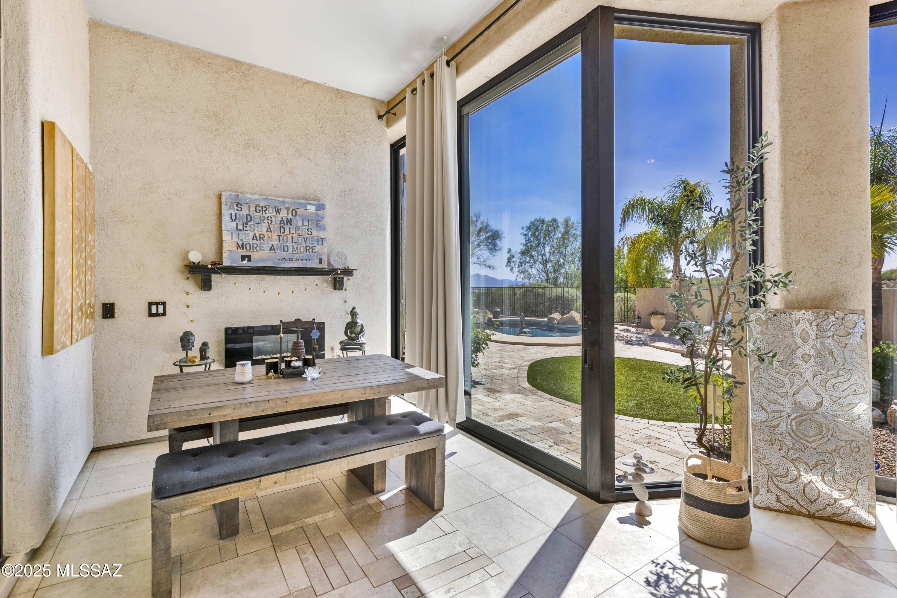 229 W Naranja Drive