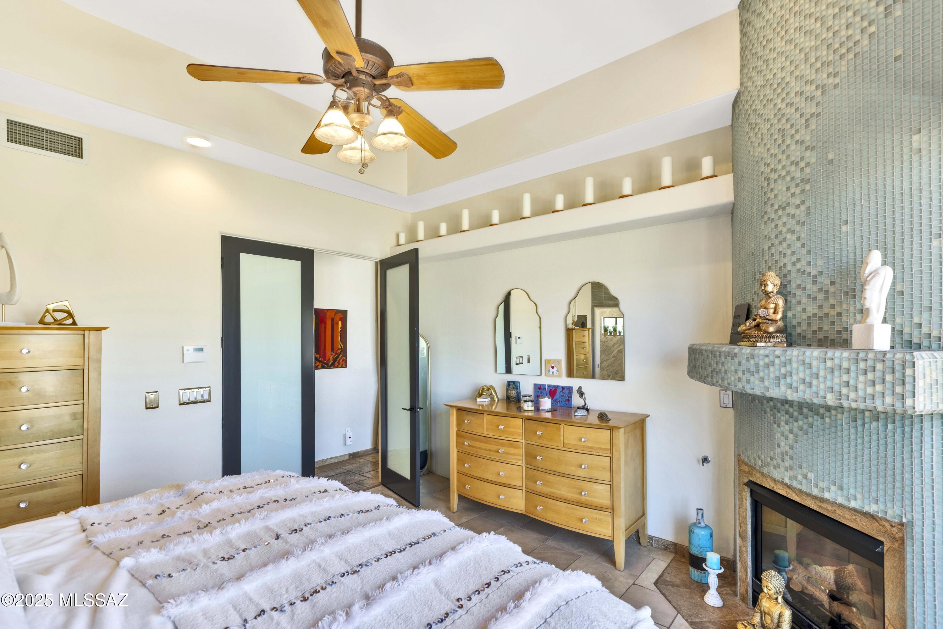 229 W Naranja Drive