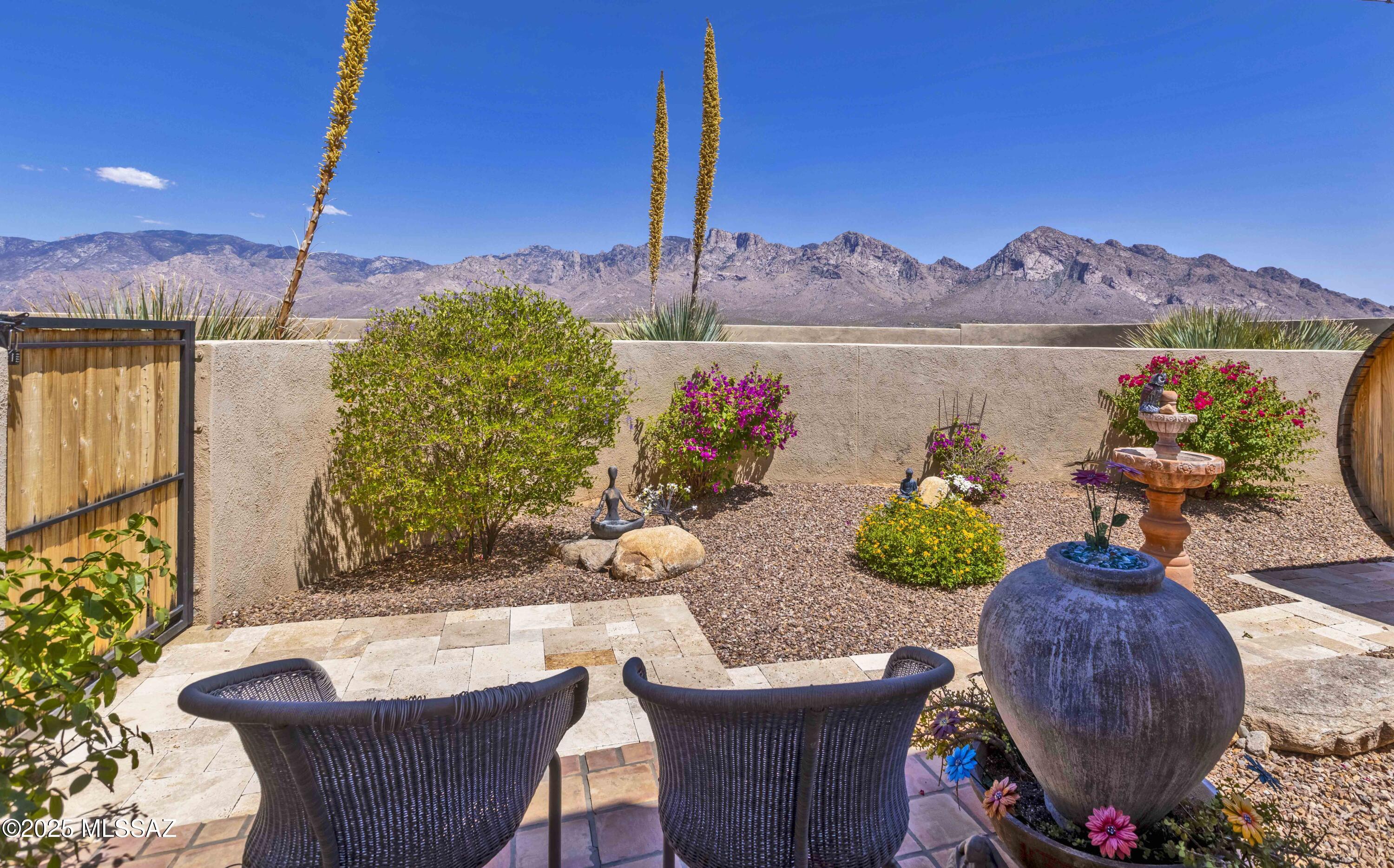 229 W Naranja Drive