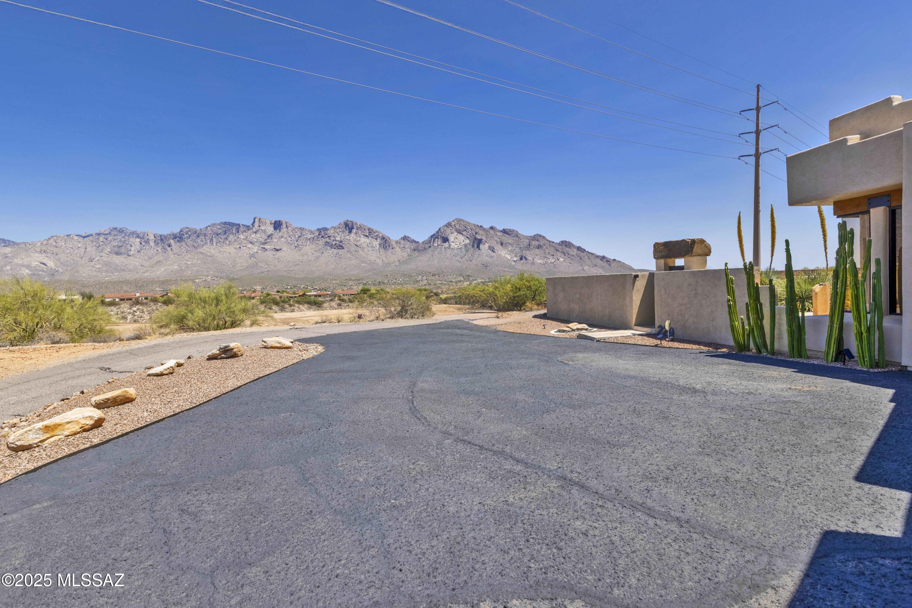 229 W Naranja Drive