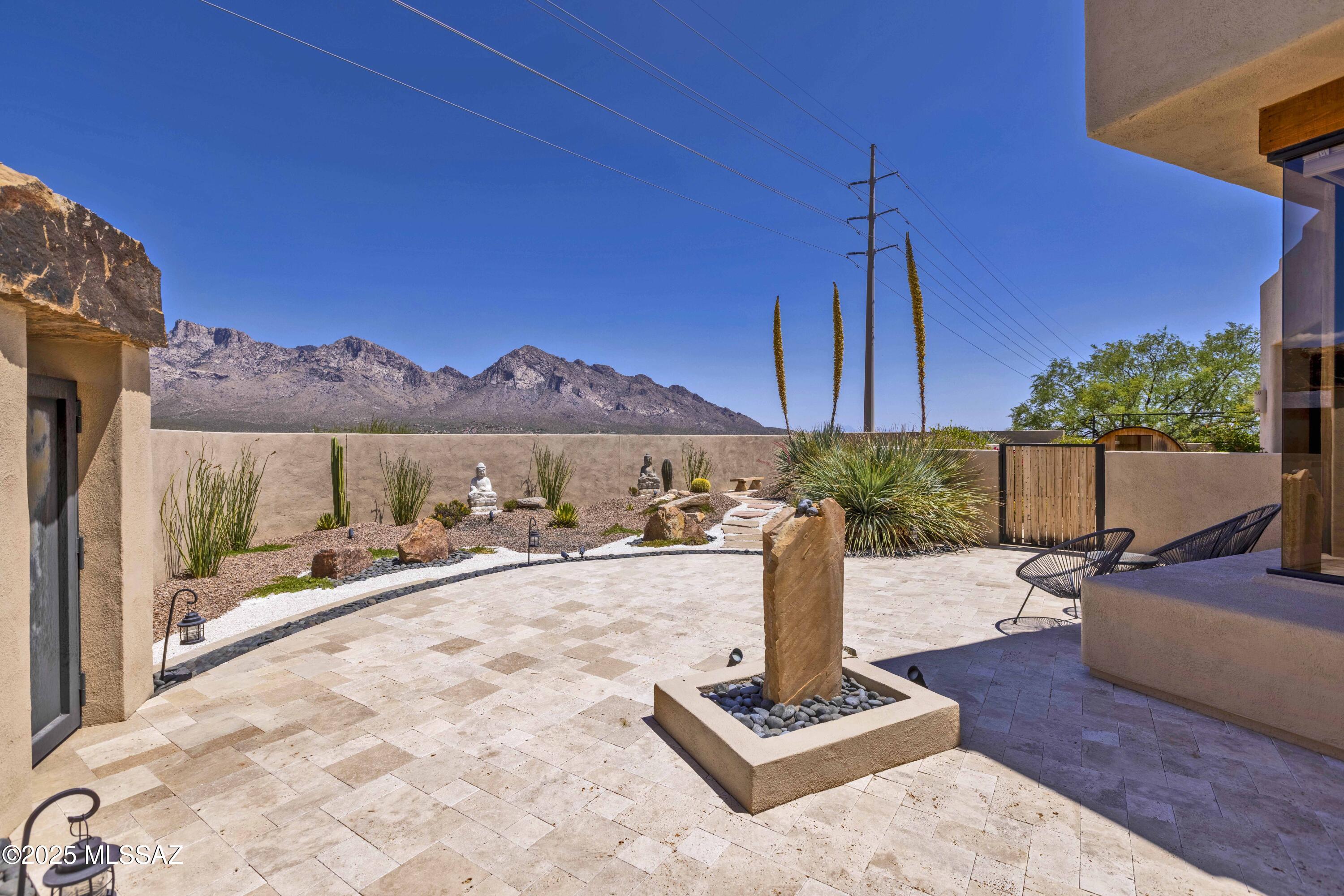229 W Naranja Drive