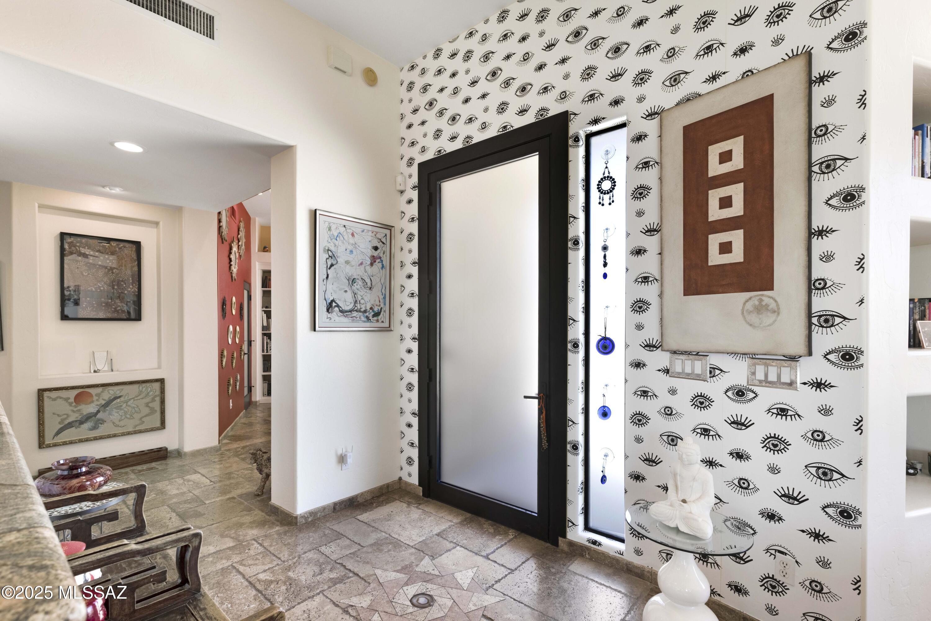 229 W Naranja Drive