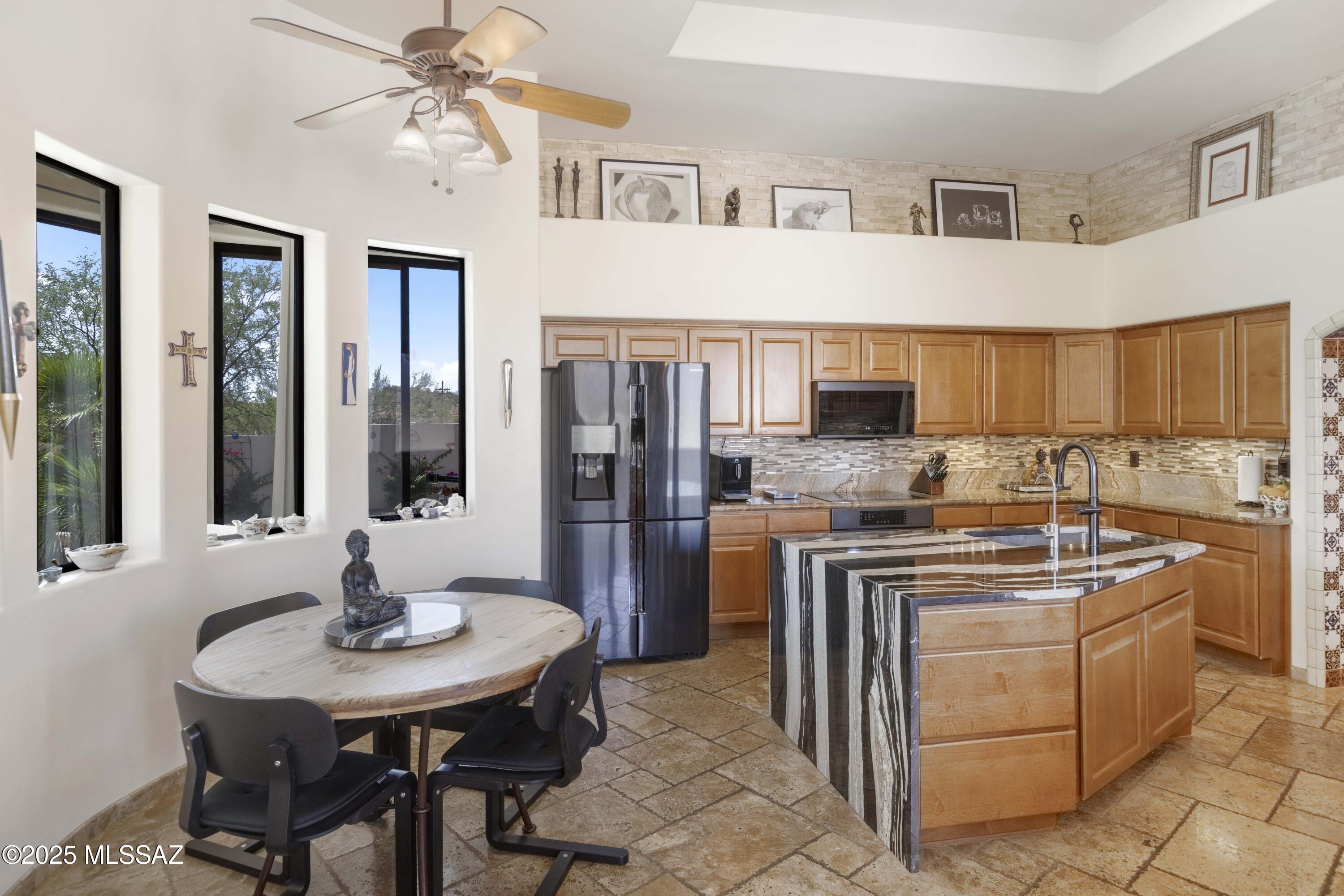 229 W Naranja Drive