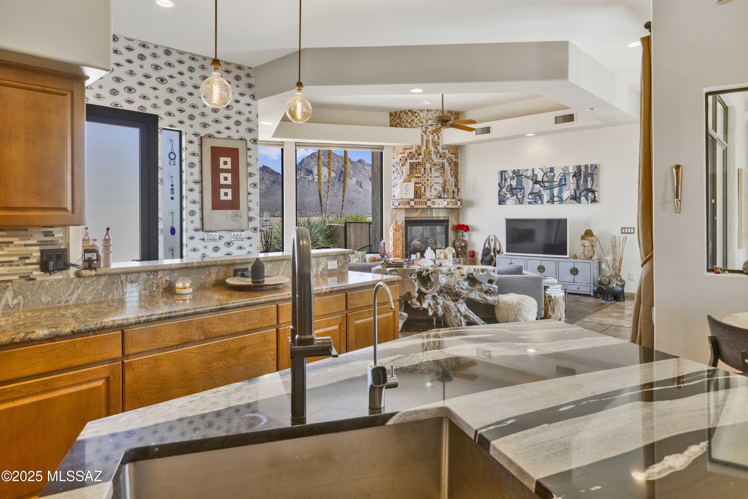 229 W Naranja Drive
