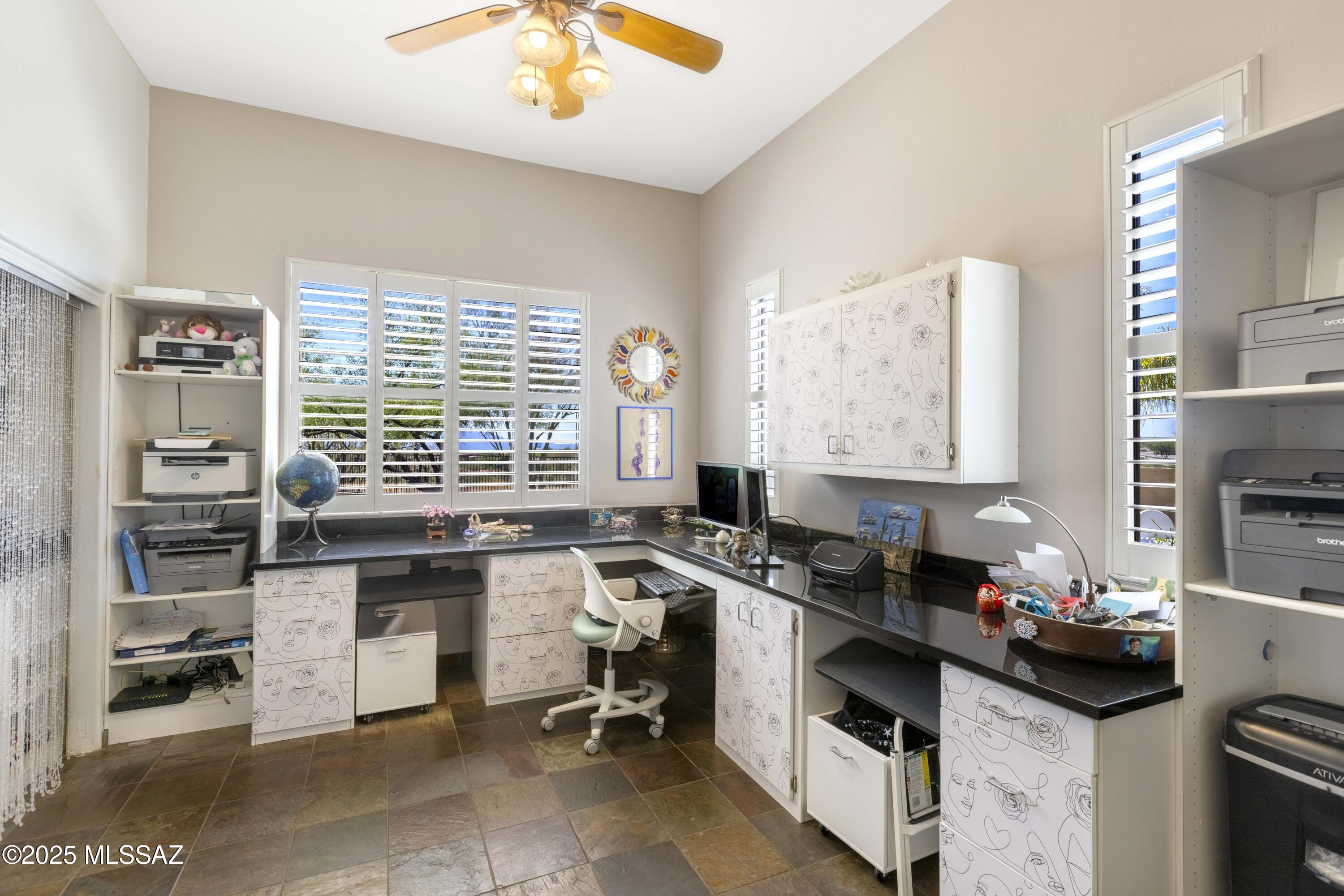 229 W Naranja Drive