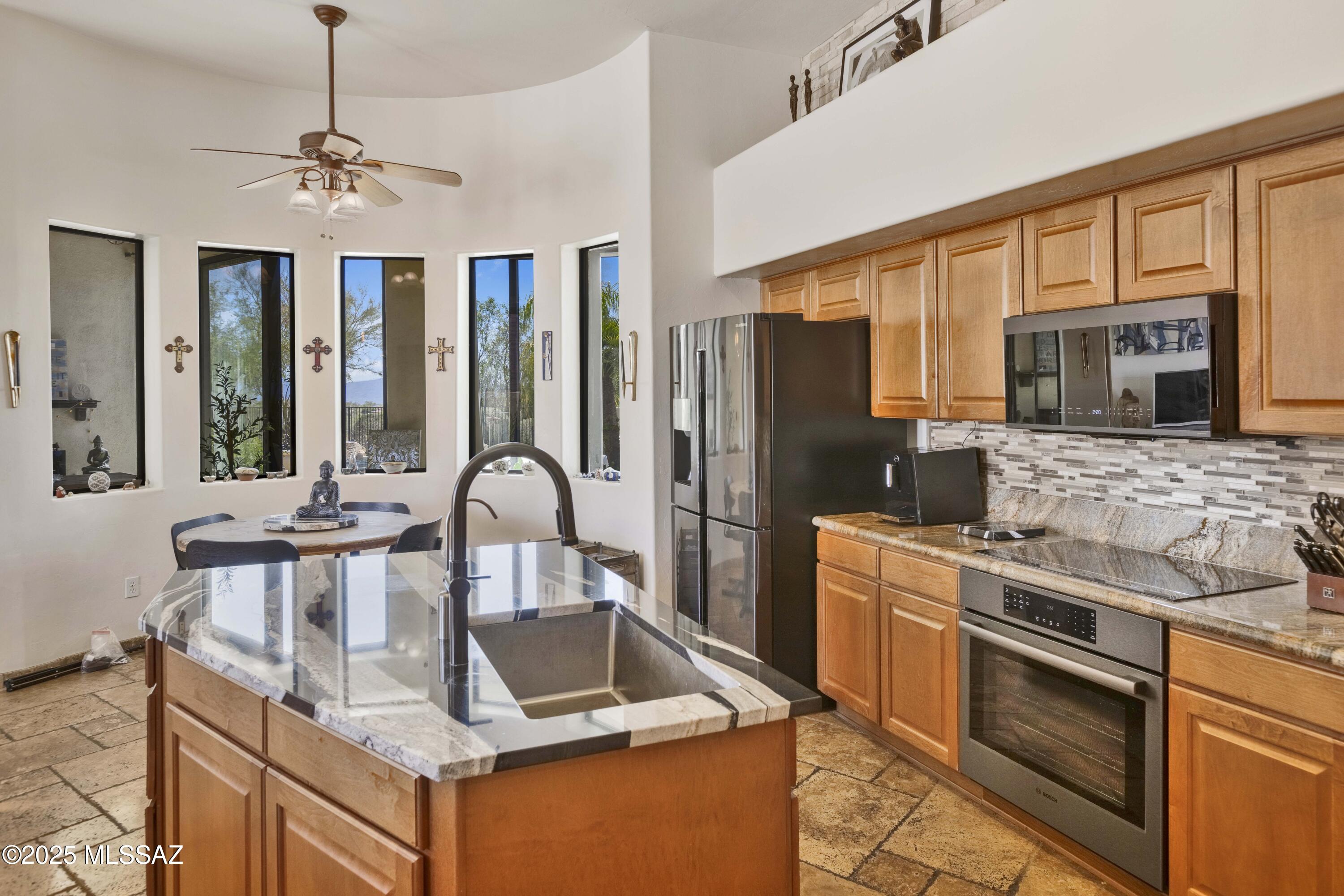 229 W Naranja Drive