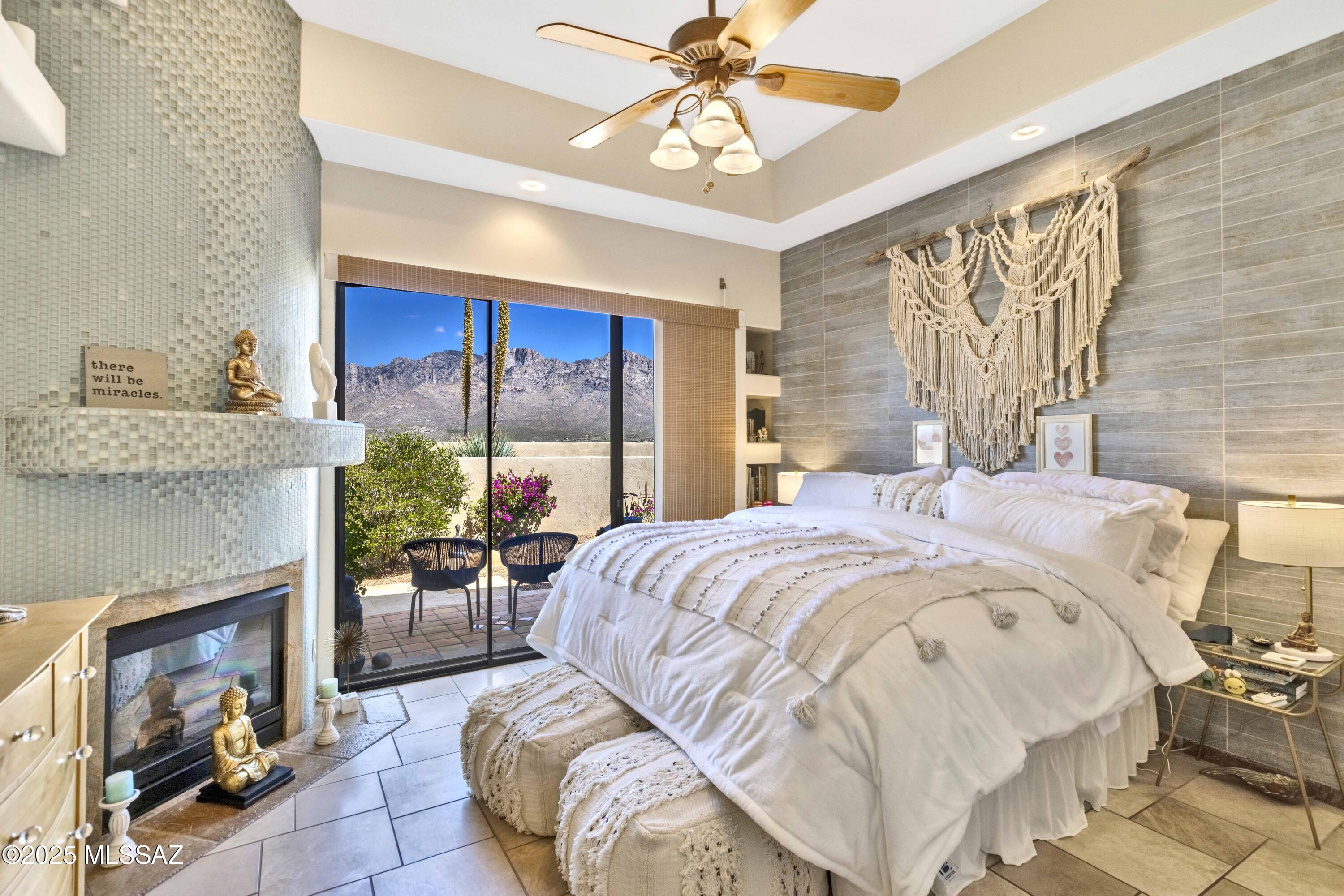 229 W Naranja Drive